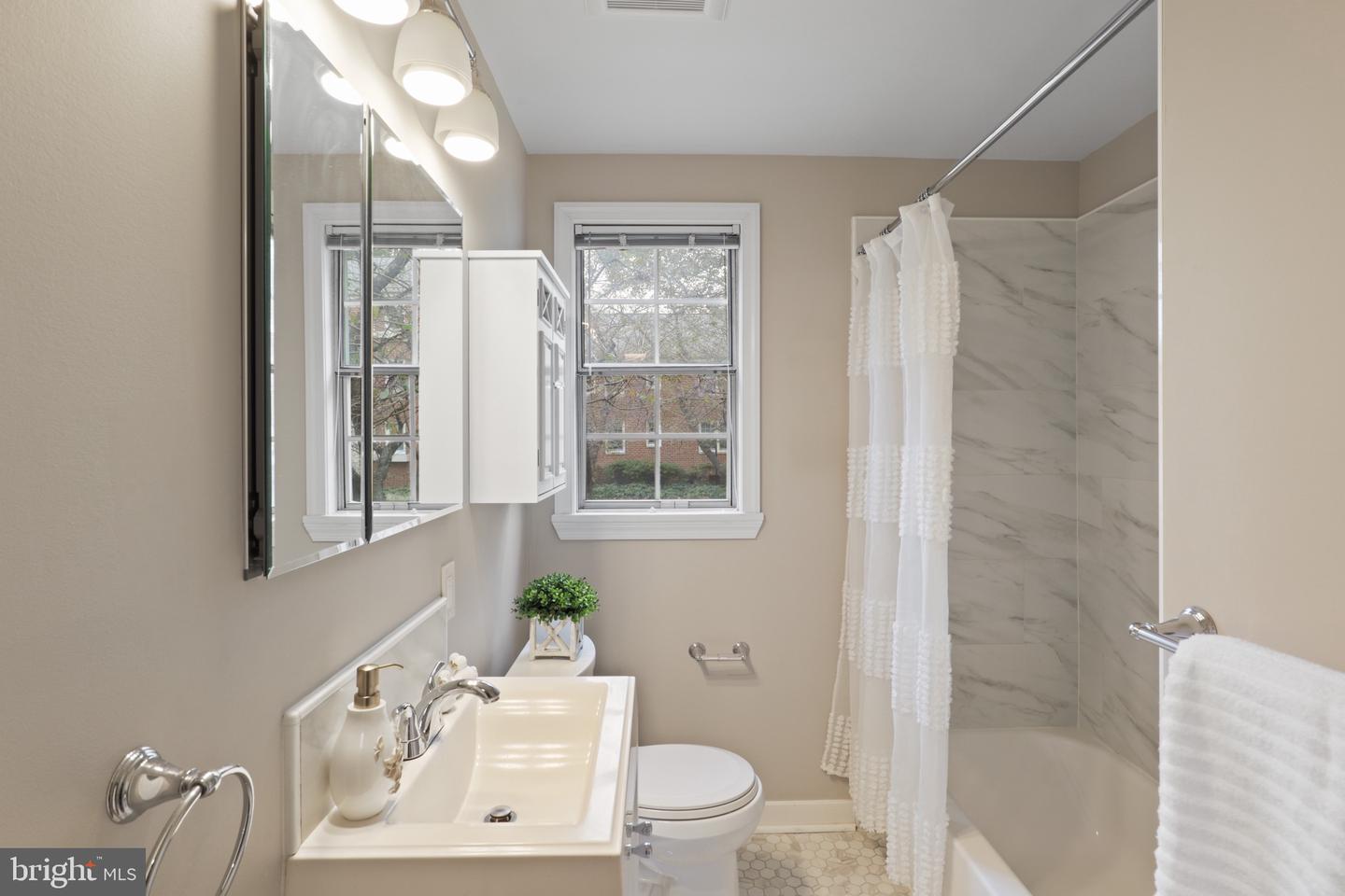 6613 E WAKEFIELD DR #A1, ALEXANDRIA, Virginia 22307, 2 Bedrooms Bedrooms, ,1 BathroomBathrooms,Residential,For sale,6613 E WAKEFIELD DR #A1,VAFX2269760 MLS # VAFX2269760