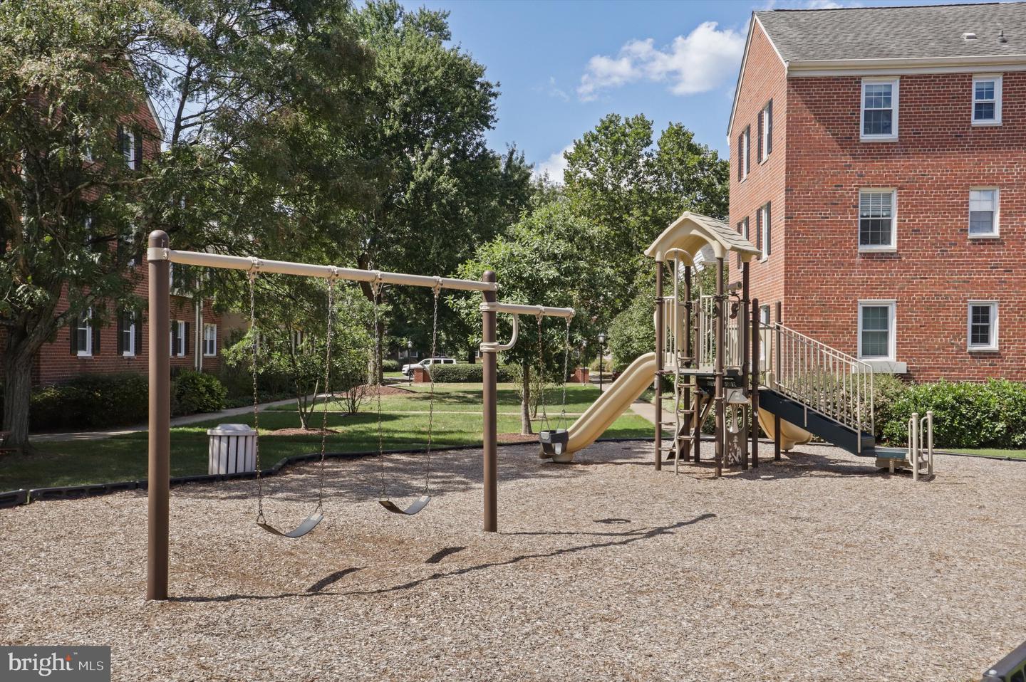 6613 E WAKEFIELD DR #A1, ALEXANDRIA, Virginia 22307, 2 Bedrooms Bedrooms, ,1 BathroomBathrooms,Residential,For sale,6613 E WAKEFIELD DR #A1,VAFX2269760 MLS # VAFX2269760