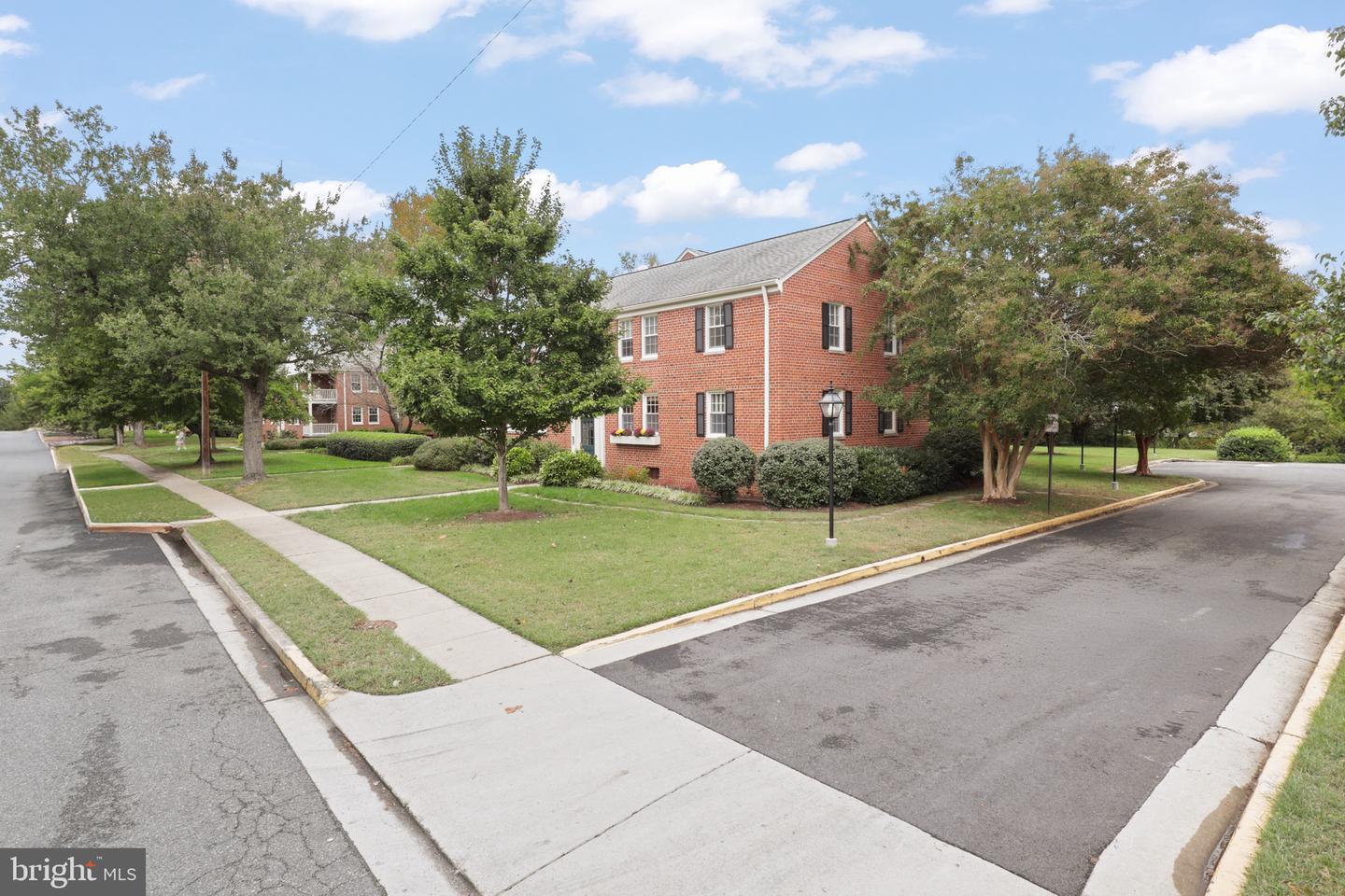 6613 E WAKEFIELD DR #A1, ALEXANDRIA, Virginia 22307, 2 Bedrooms Bedrooms, ,1 BathroomBathrooms,Residential,For sale,6613 E WAKEFIELD DR #A1,VAFX2269760 MLS # VAFX2269760