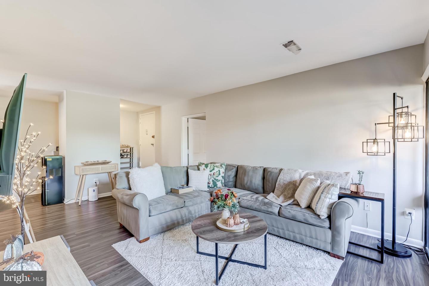 11260 CHESTNUT GROVE SQ #339, RESTON, Virginia 20190, 2 Bedrooms Bedrooms, ,1 BathroomBathrooms,Residential,For sale,11260 CHESTNUT GROVE SQ #339,VAFX2269794 MLS # VAFX2269794