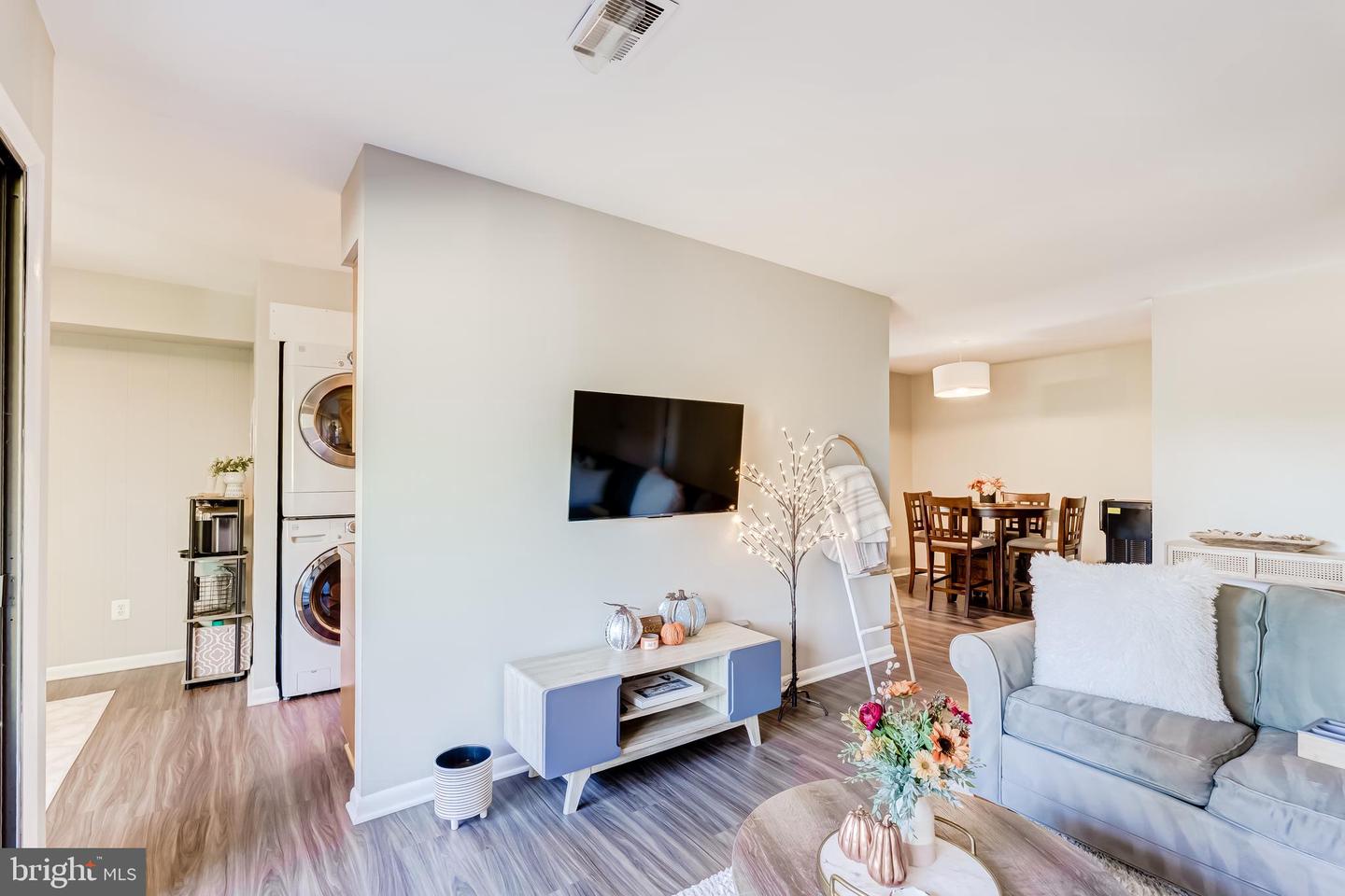 11260 CHESTNUT GROVE SQ #339, RESTON, Virginia 20190, 2 Bedrooms Bedrooms, ,1 BathroomBathrooms,Residential,For sale,11260 CHESTNUT GROVE SQ #339,VAFX2269794 MLS # VAFX2269794