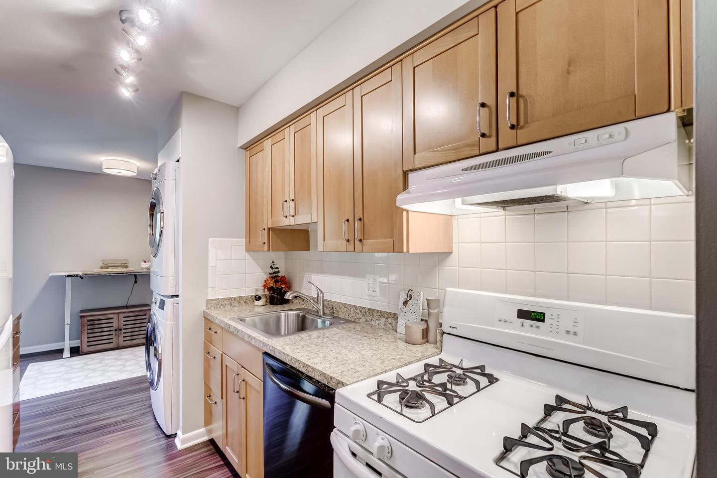 11260 CHESTNUT GROVE SQ #339, RESTON, Virginia 20190, 2 Bedrooms Bedrooms, ,1 BathroomBathrooms,Residential,For sale,11260 CHESTNUT GROVE SQ #339,VAFX2269794 MLS # VAFX2269794