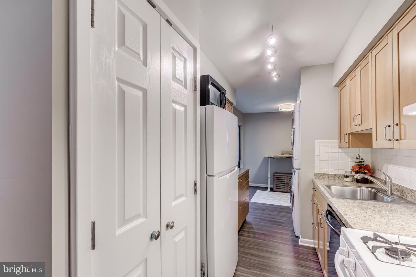 11260 CHESTNUT GROVE SQ #339, RESTON, Virginia 20190, 2 Bedrooms Bedrooms, ,1 BathroomBathrooms,Residential,For sale,11260 CHESTNUT GROVE SQ #339,VAFX2269794 MLS # VAFX2269794