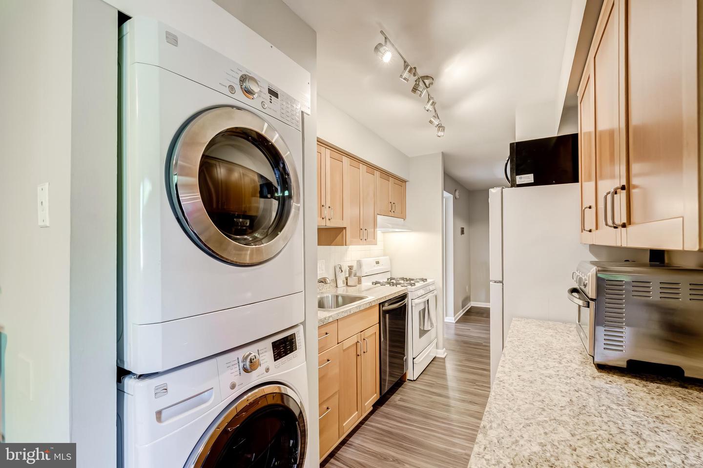 11260 CHESTNUT GROVE SQ #339, RESTON, Virginia 20190, 2 Bedrooms Bedrooms, ,1 BathroomBathrooms,Residential,For sale,11260 CHESTNUT GROVE SQ #339,VAFX2269794 MLS # VAFX2269794