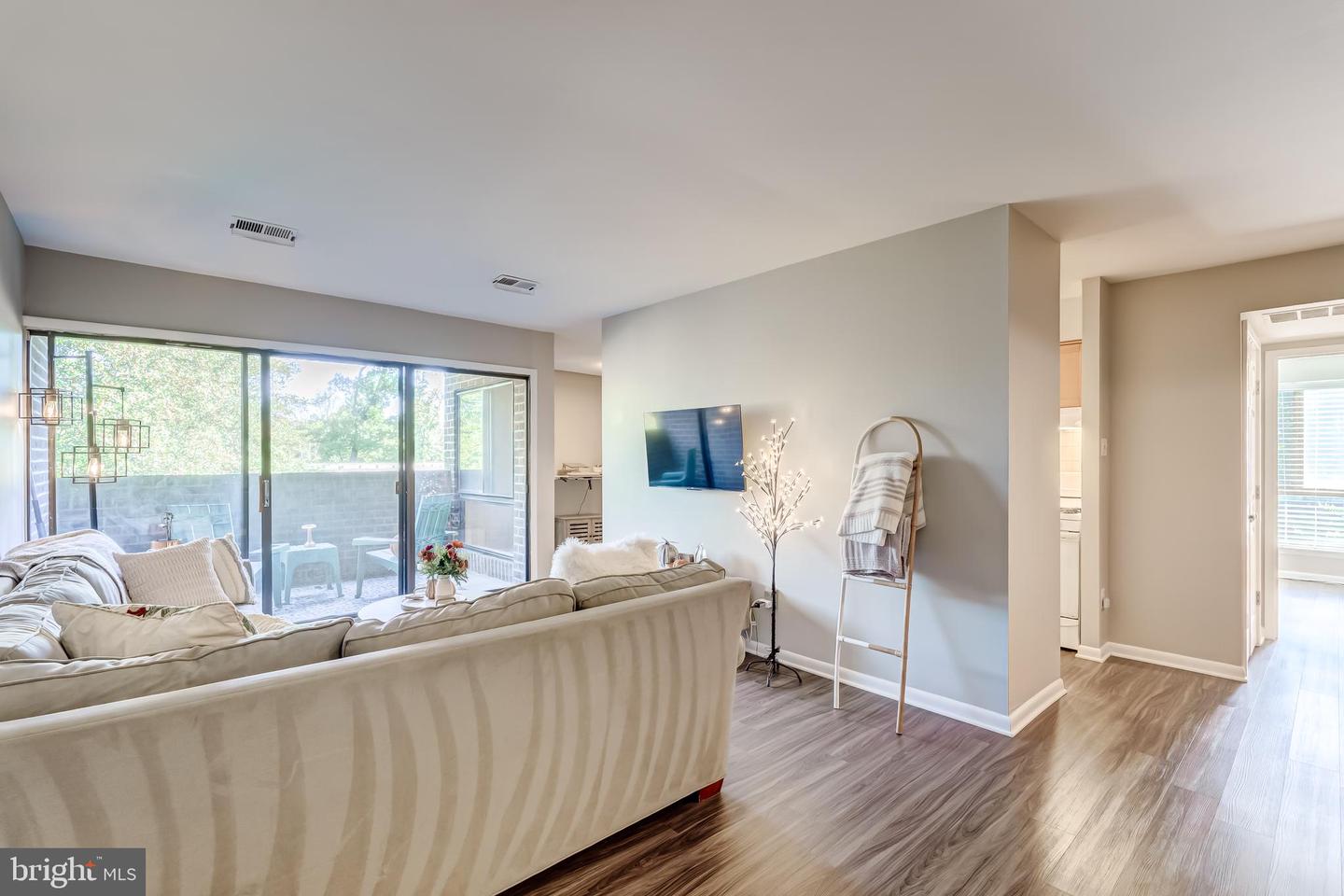 11260 CHESTNUT GROVE SQ #339, RESTON, Virginia 20190, 2 Bedrooms Bedrooms, ,1 BathroomBathrooms,Residential,For sale,11260 CHESTNUT GROVE SQ #339,VAFX2269794 MLS # VAFX2269794