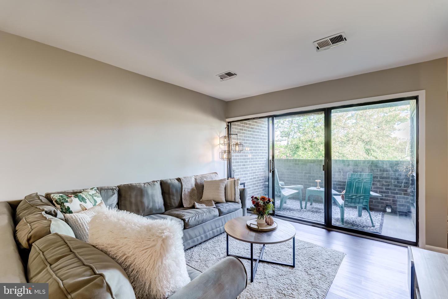 11260 CHESTNUT GROVE SQ #339, RESTON, Virginia 20190, 2 Bedrooms Bedrooms, ,1 BathroomBathrooms,Residential,For sale,11260 CHESTNUT GROVE SQ #339,VAFX2269794 MLS # VAFX2269794