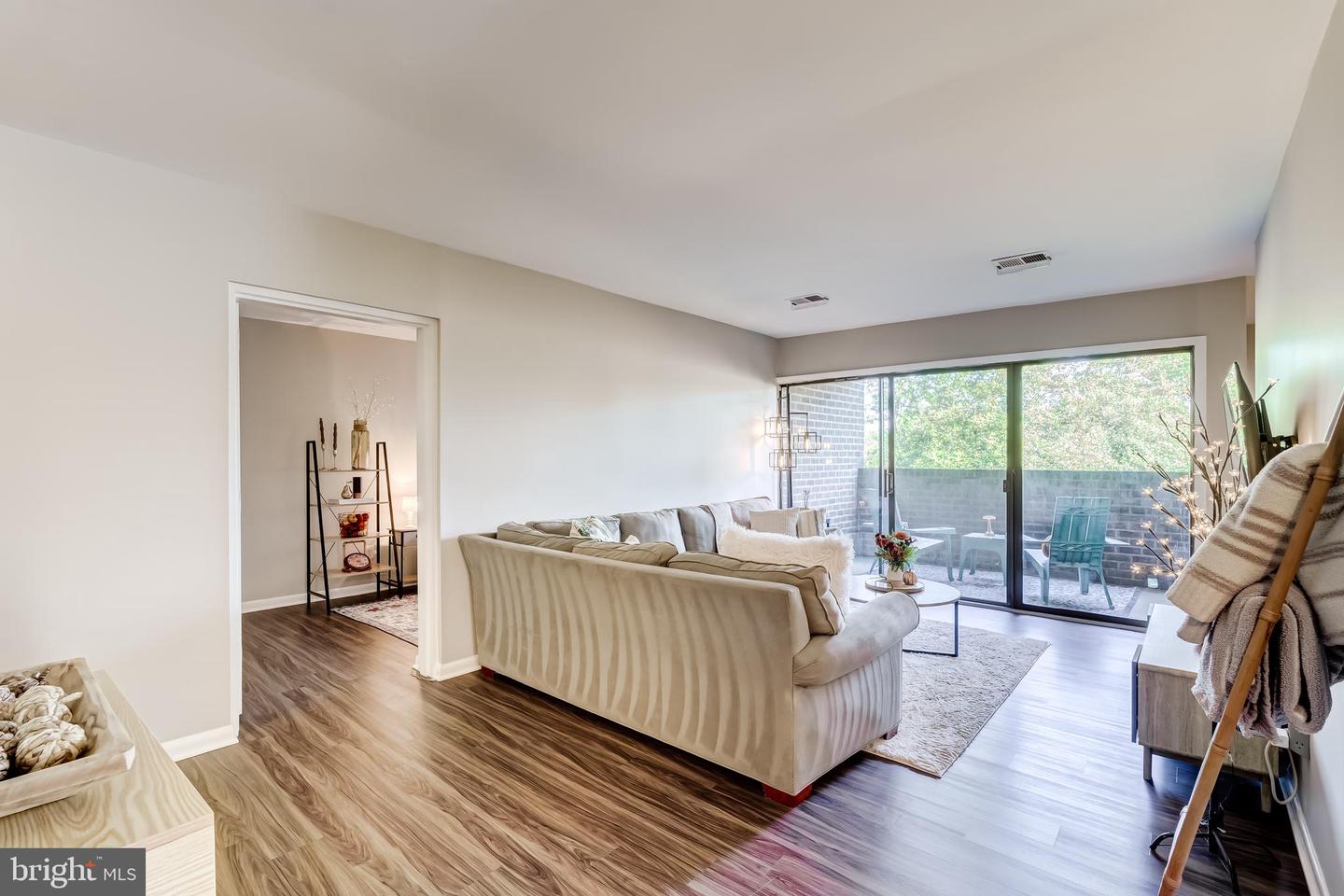 11260 CHESTNUT GROVE SQ #339, RESTON, Virginia 20190, 2 Bedrooms Bedrooms, ,1 BathroomBathrooms,Residential,For sale,11260 CHESTNUT GROVE SQ #339,VAFX2269794 MLS # VAFX2269794