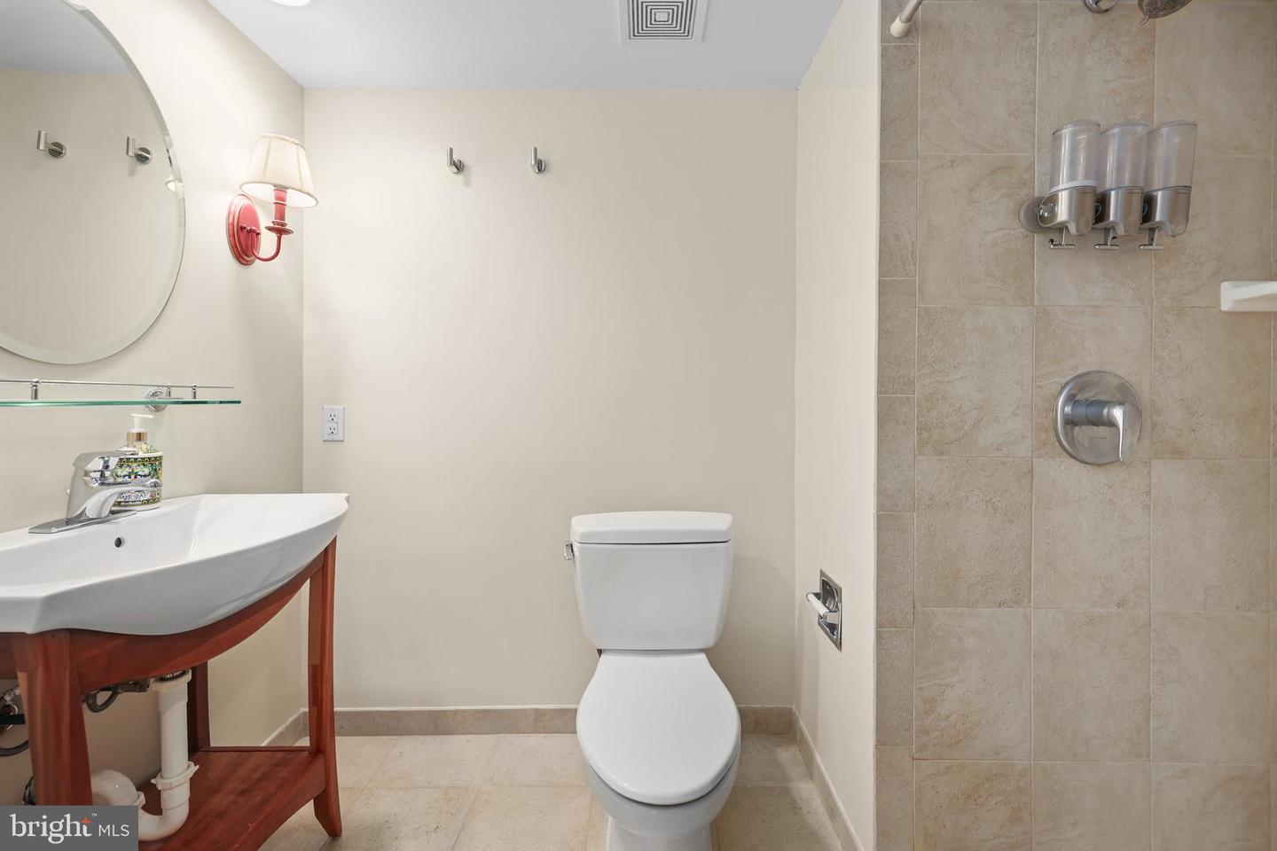 5904 MOUNT EAGLE DR #510, ALEXANDRIA, Virginia 22303, 2 Bedrooms Bedrooms, 4 Rooms Rooms,2 BathroomsBathrooms,Residential,For sale,5904 MOUNT EAGLE DR #510,VAFX2270128 MLS # VAFX2270128