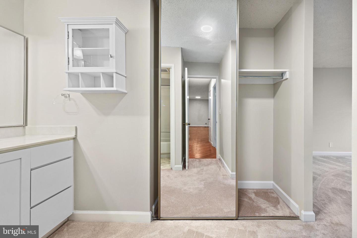 5904 MOUNT EAGLE DR #510, ALEXANDRIA, Virginia 22303, 2 Bedrooms Bedrooms, 4 Rooms Rooms,2 BathroomsBathrooms,Residential,For sale,5904 MOUNT EAGLE DR #510,VAFX2270128 MLS # VAFX2270128