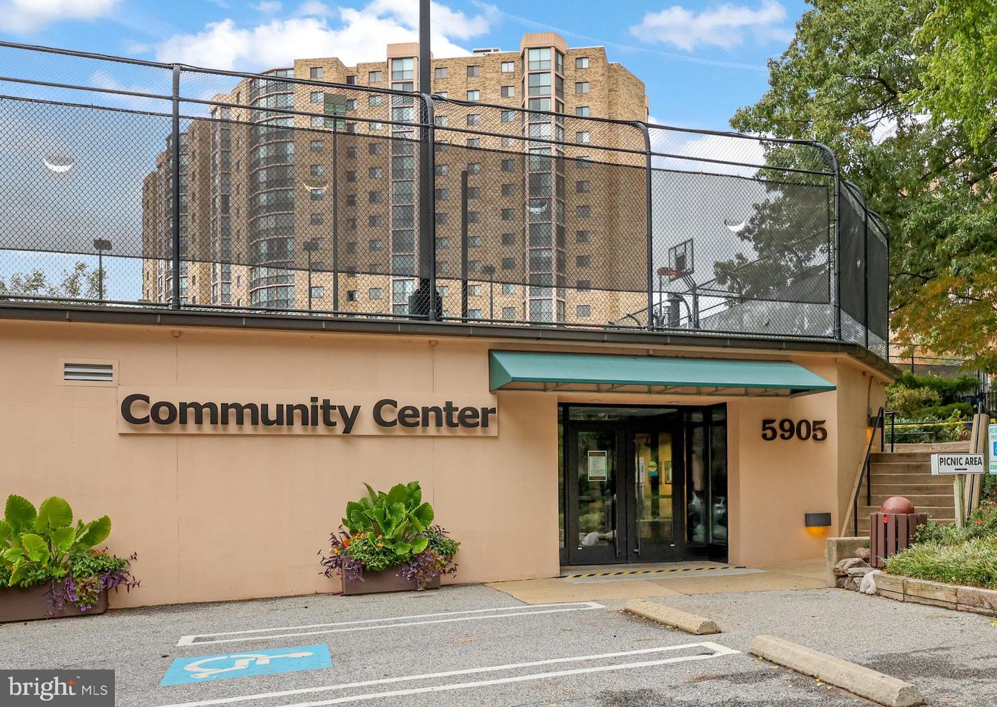 5904 MOUNT EAGLE DR #510, ALEXANDRIA, Virginia 22303, 2 Bedrooms Bedrooms, 4 Rooms Rooms,2 BathroomsBathrooms,Residential,For sale,5904 MOUNT EAGLE DR #510,VAFX2270128 MLS # VAFX2270128
