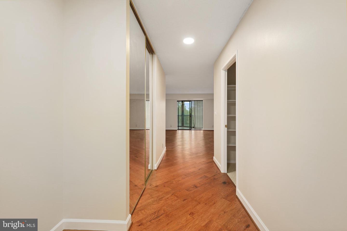 5904 MOUNT EAGLE DR #510, ALEXANDRIA, Virginia 22303, 2 Bedrooms Bedrooms, 4 Rooms Rooms,2 BathroomsBathrooms,Residential,For sale,5904 MOUNT EAGLE DR #510,VAFX2270128 MLS # VAFX2270128