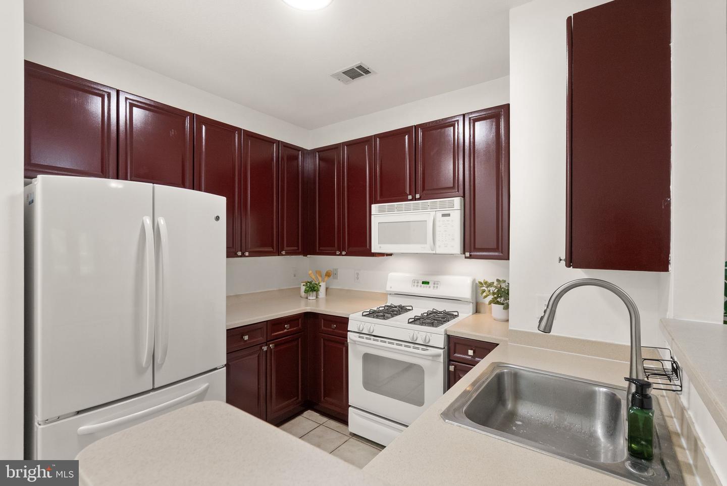 9480 VIRGINIA CENTER BLVD #7, VIENNA, Virginia 22181, 1 Bedroom Bedrooms, ,1 BathroomBathrooms,Residential,For sale,9480 VIRGINIA CENTER BLVD #7,VAFX2270204 MLS # VAFX2270204