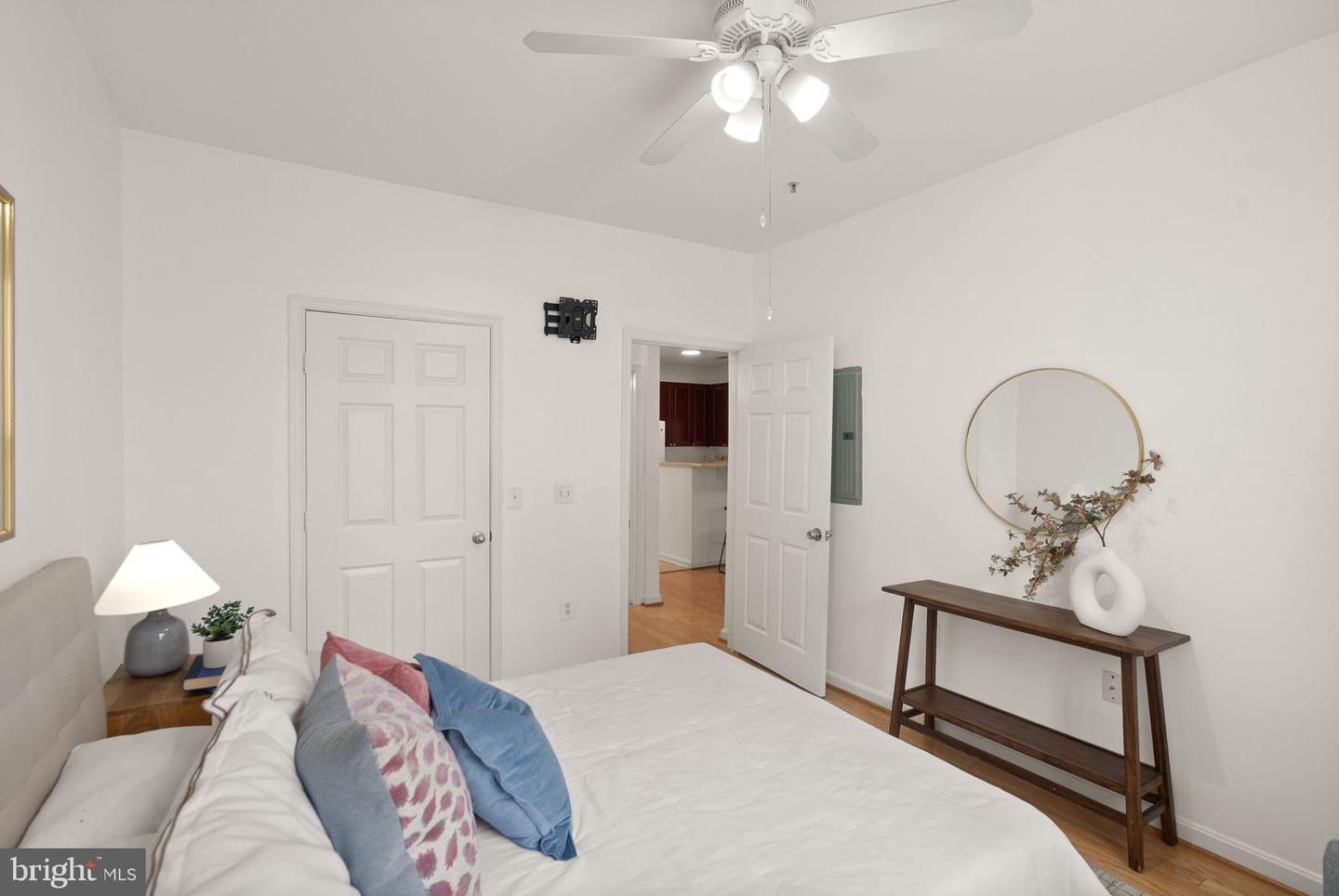9480 VIRGINIA CENTER BLVD #7, VIENNA, Virginia 22181, 1 Bedroom Bedrooms, ,1 BathroomBathrooms,Residential,For sale,9480 VIRGINIA CENTER BLVD #7,VAFX2270204 MLS # VAFX2270204