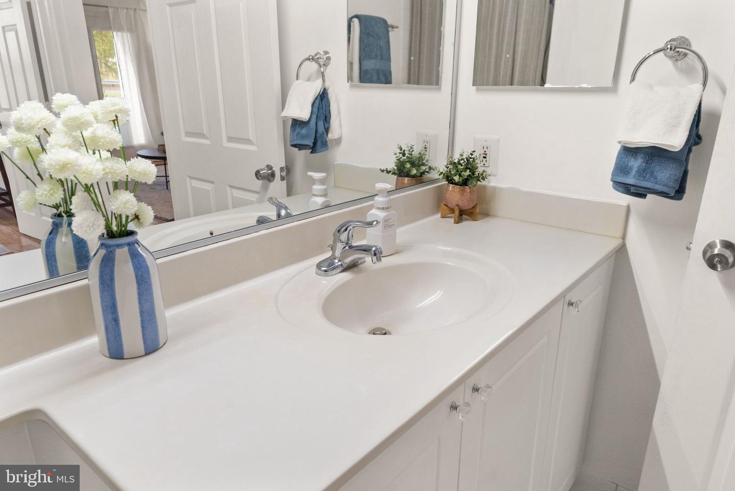 9480 VIRGINIA CENTER BLVD #7, VIENNA, Virginia 22181, 1 Bedroom Bedrooms, ,1 BathroomBathrooms,Residential,For sale,9480 VIRGINIA CENTER BLVD #7,VAFX2270204 MLS # VAFX2270204