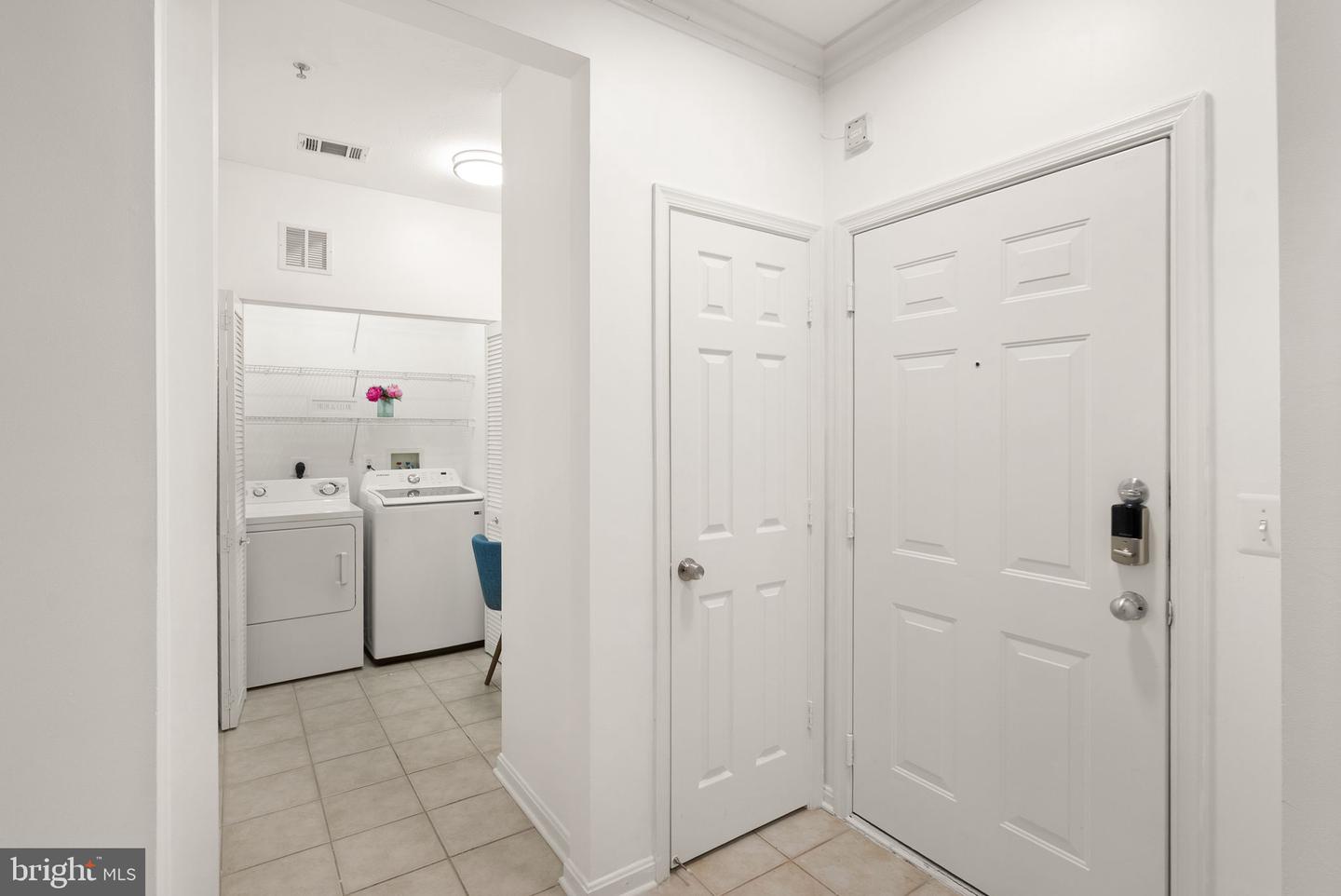 9480 VIRGINIA CENTER BLVD #7, VIENNA, Virginia 22181, 1 Bedroom Bedrooms, ,1 BathroomBathrooms,Residential,For sale,9480 VIRGINIA CENTER BLVD #7,VAFX2270204 MLS # VAFX2270204