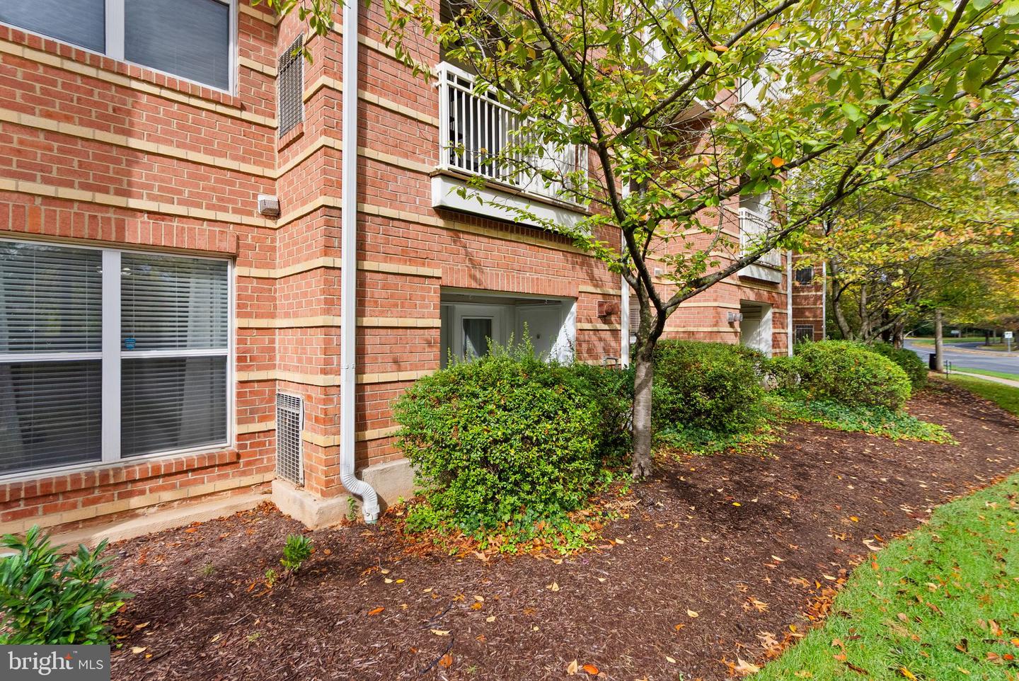 9480 VIRGINIA CENTER BLVD #7, VIENNA, Virginia 22181, 1 Bedroom Bedrooms, ,1 BathroomBathrooms,Residential,For sale,9480 VIRGINIA CENTER BLVD #7,VAFX2270204 MLS # VAFX2270204