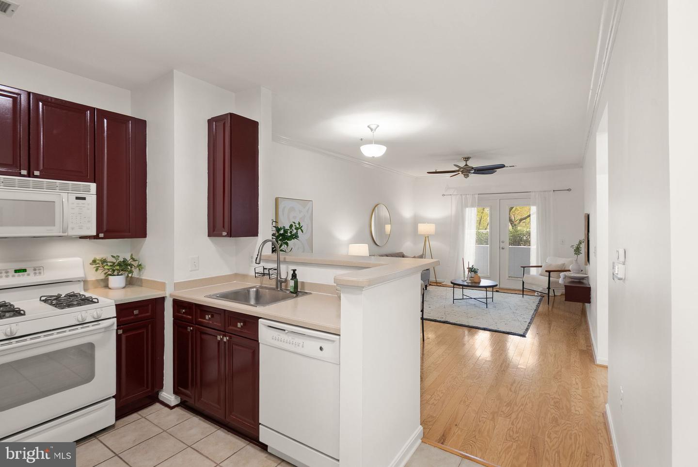9480 VIRGINIA CENTER BLVD #7, VIENNA, Virginia 22181, 1 Bedroom Bedrooms, ,1 BathroomBathrooms,Residential,For sale,9480 VIRGINIA CENTER BLVD #7,VAFX2270204 MLS # VAFX2270204