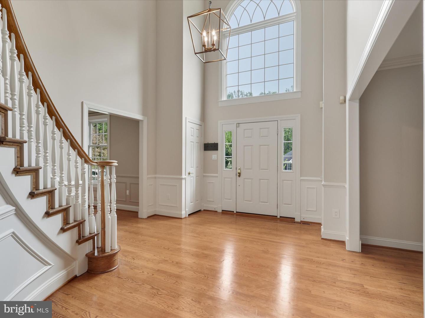 5826 HANNORA LN, FAIRFAX STATION, Virginia 22039, 5 Bedrooms Bedrooms, ,4 BathroomsBathrooms,Residential,For sale,5826 HANNORA LN,VAFX2270252 MLS # VAFX2270252