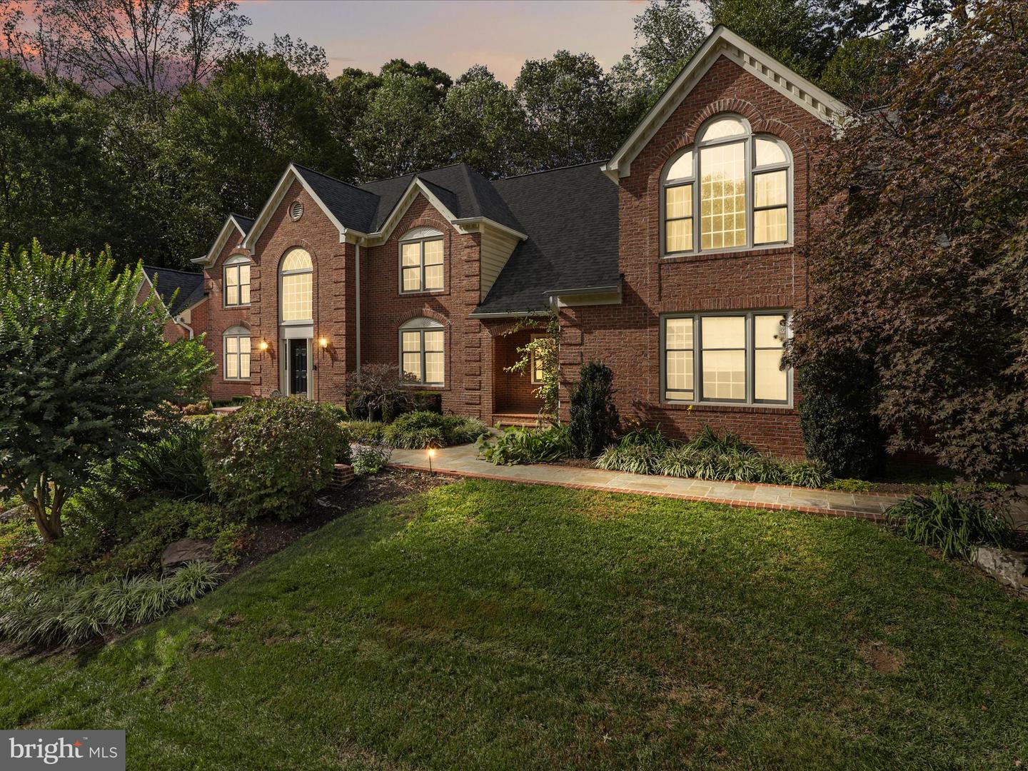5826 HANNORA LN, FAIRFAX STATION, Virginia 22039, 5 Bedrooms Bedrooms, ,4 BathroomsBathrooms,Residential,For sale,5826 HANNORA LN,VAFX2270252 MLS # VAFX2270252