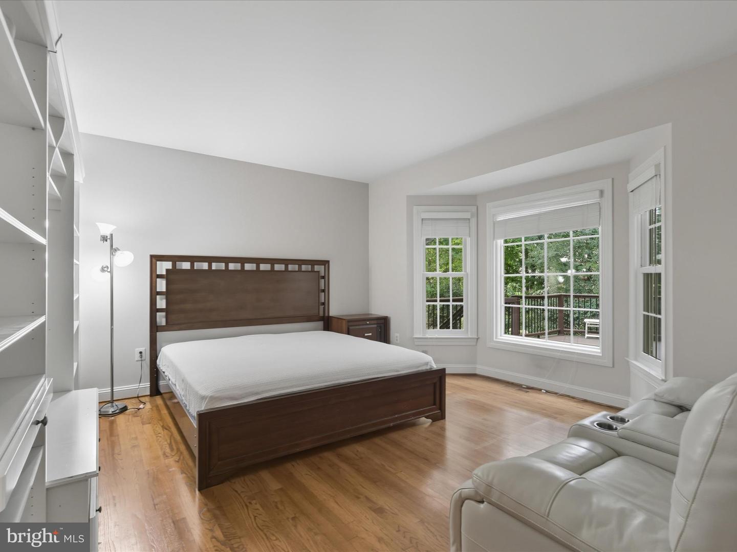 5826 HANNORA LN, FAIRFAX STATION, Virginia 22039, 5 Bedrooms Bedrooms, ,4 BathroomsBathrooms,Residential,For sale,5826 HANNORA LN,VAFX2270252 MLS # VAFX2270252