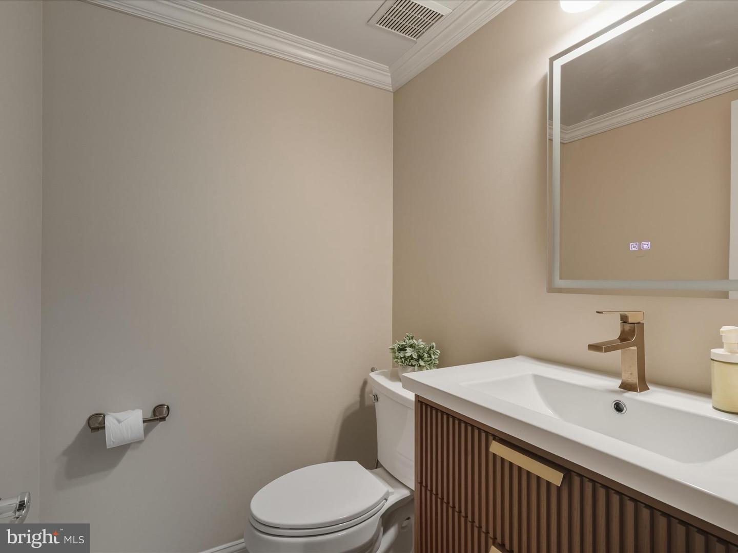 5826 HANNORA LN, FAIRFAX STATION, Virginia 22039, 5 Bedrooms Bedrooms, ,4 BathroomsBathrooms,Residential,For sale,5826 HANNORA LN,VAFX2270252 MLS # VAFX2270252