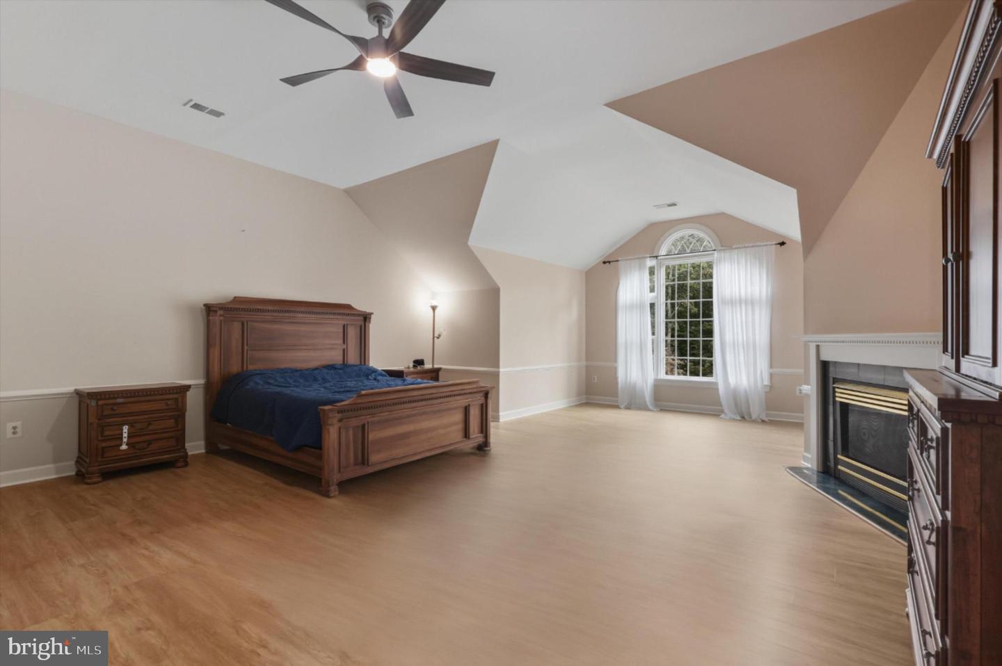 5826 HANNORA LN, FAIRFAX STATION, Virginia 22039, 5 Bedrooms Bedrooms, ,4 BathroomsBathrooms,Residential,For sale,5826 HANNORA LN,VAFX2270252 MLS # VAFX2270252