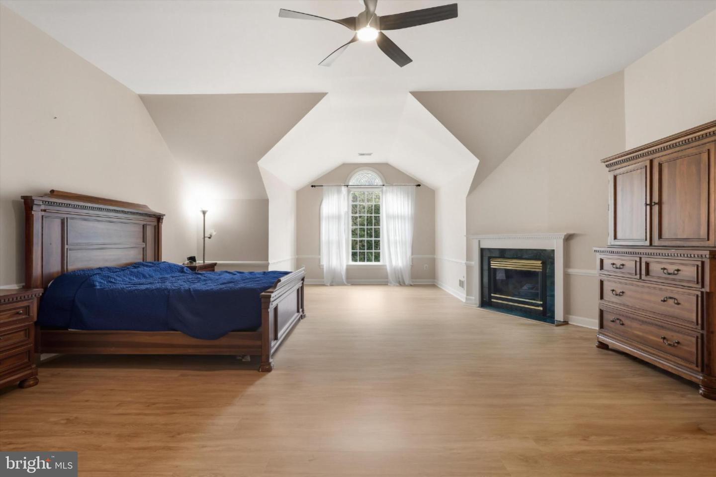 5826 HANNORA LN, FAIRFAX STATION, Virginia 22039, 5 Bedrooms Bedrooms, ,4 BathroomsBathrooms,Residential,For sale,5826 HANNORA LN,VAFX2270252 MLS # VAFX2270252