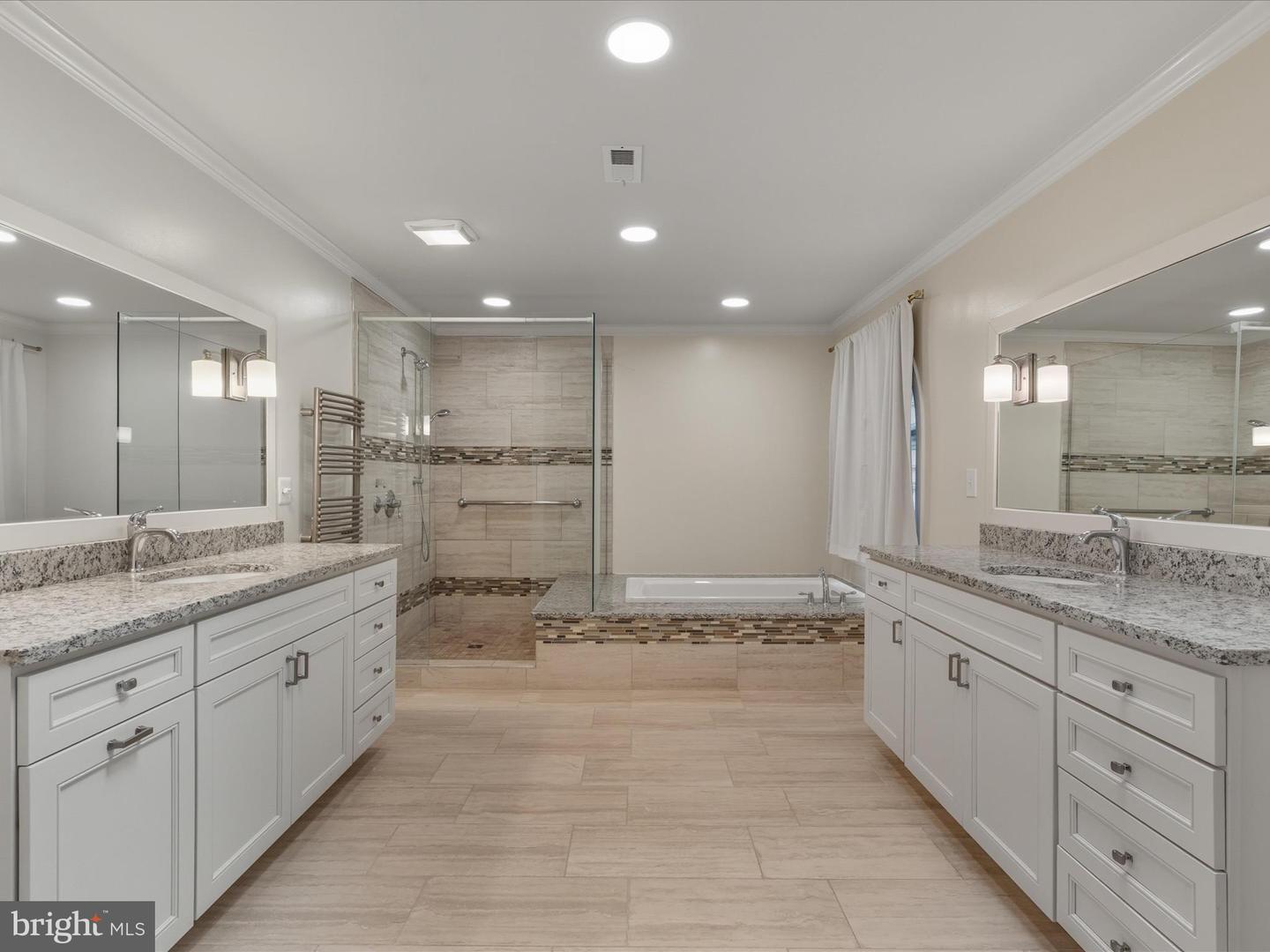 5826 HANNORA LN, FAIRFAX STATION, Virginia 22039, 5 Bedrooms Bedrooms, ,4 BathroomsBathrooms,Residential,For sale,5826 HANNORA LN,VAFX2270252 MLS # VAFX2270252