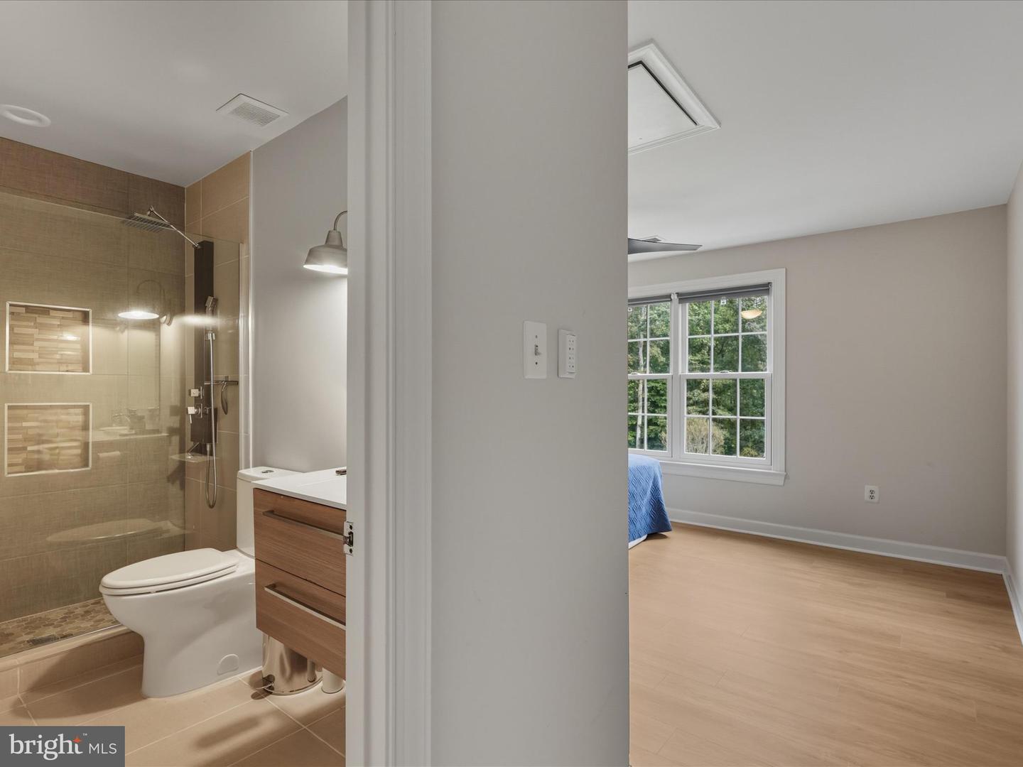 5826 HANNORA LN, FAIRFAX STATION, Virginia 22039, 5 Bedrooms Bedrooms, ,4 BathroomsBathrooms,Residential,For sale,5826 HANNORA LN,VAFX2270252 MLS # VAFX2270252