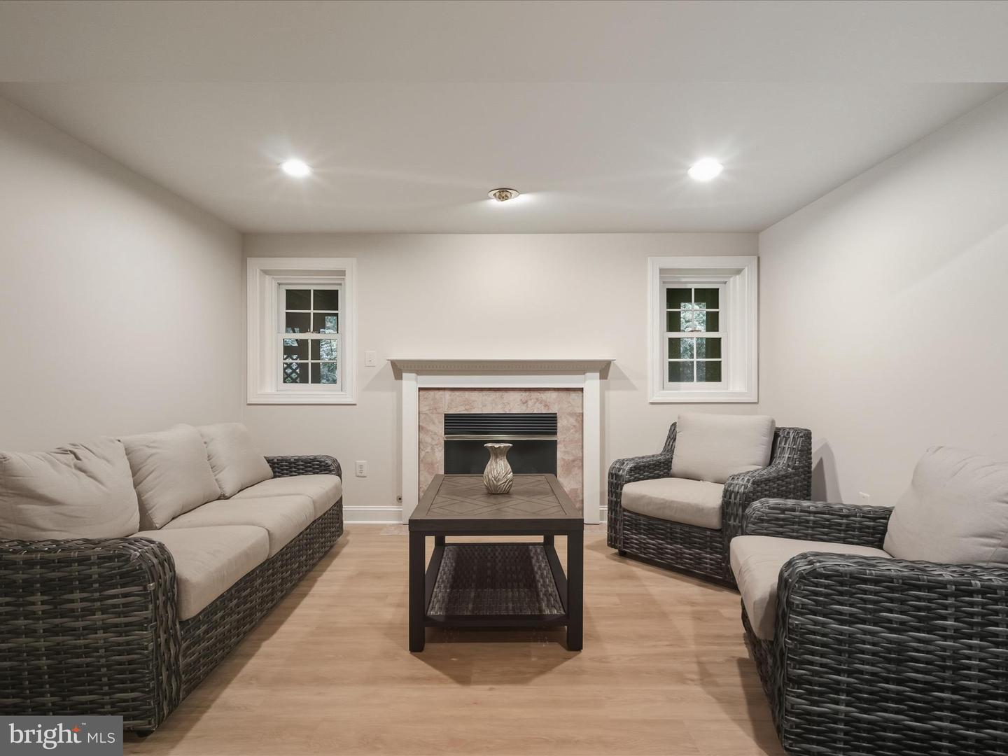 5826 HANNORA LN, FAIRFAX STATION, Virginia 22039, 5 Bedrooms Bedrooms, ,4 BathroomsBathrooms,Residential,For sale,5826 HANNORA LN,VAFX2270252 MLS # VAFX2270252