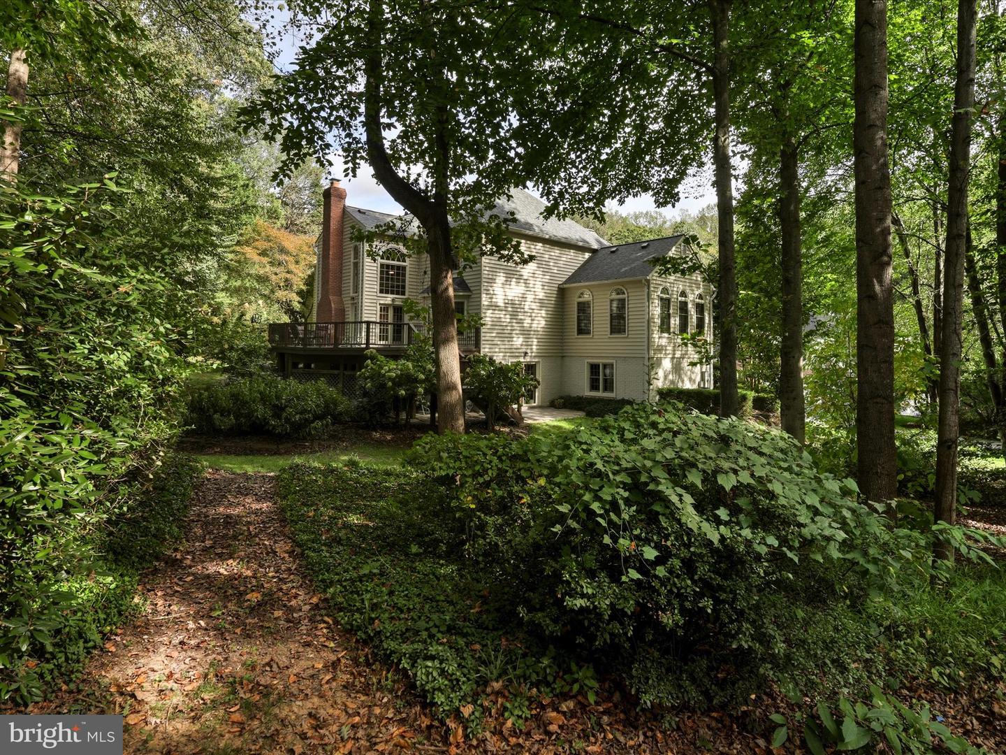 5826 HANNORA LN, FAIRFAX STATION, Virginia 22039, 5 Bedrooms Bedrooms, ,4 BathroomsBathrooms,Residential,For sale,5826 HANNORA LN,VAFX2270252 MLS # VAFX2270252