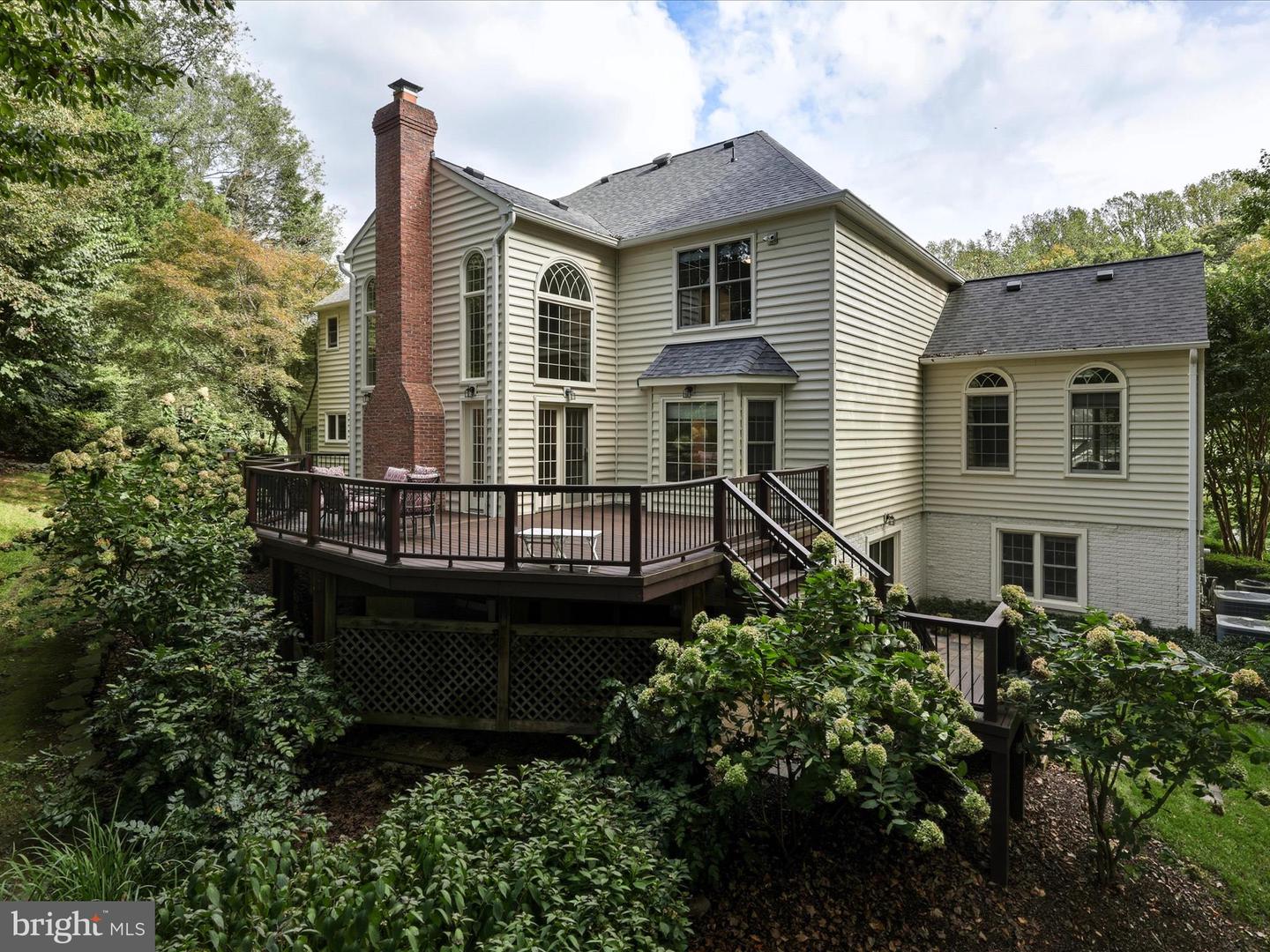 5826 HANNORA LN, FAIRFAX STATION, Virginia 22039, 5 Bedrooms Bedrooms, ,4 BathroomsBathrooms,Residential,For sale,5826 HANNORA LN,VAFX2270252 MLS # VAFX2270252