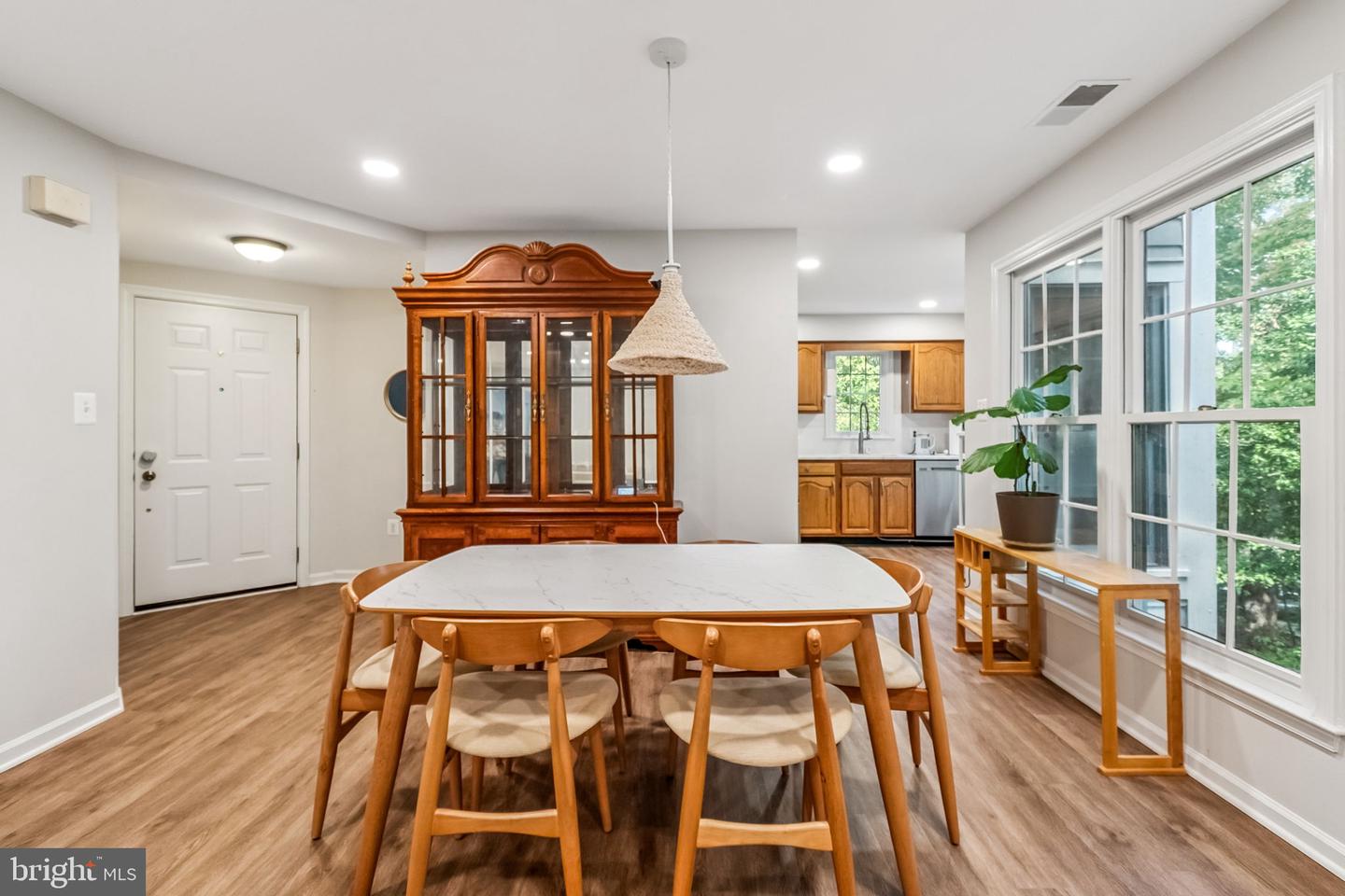 1403 CHURCH HILL PL, RESTON, Virginia 20194, 2 Bedrooms Bedrooms, 4 Rooms Rooms,1 BathroomBathrooms,Residential,For sale,1403 CHURCH HILL PL,VAFX2270314 MLS # VAFX2270314
