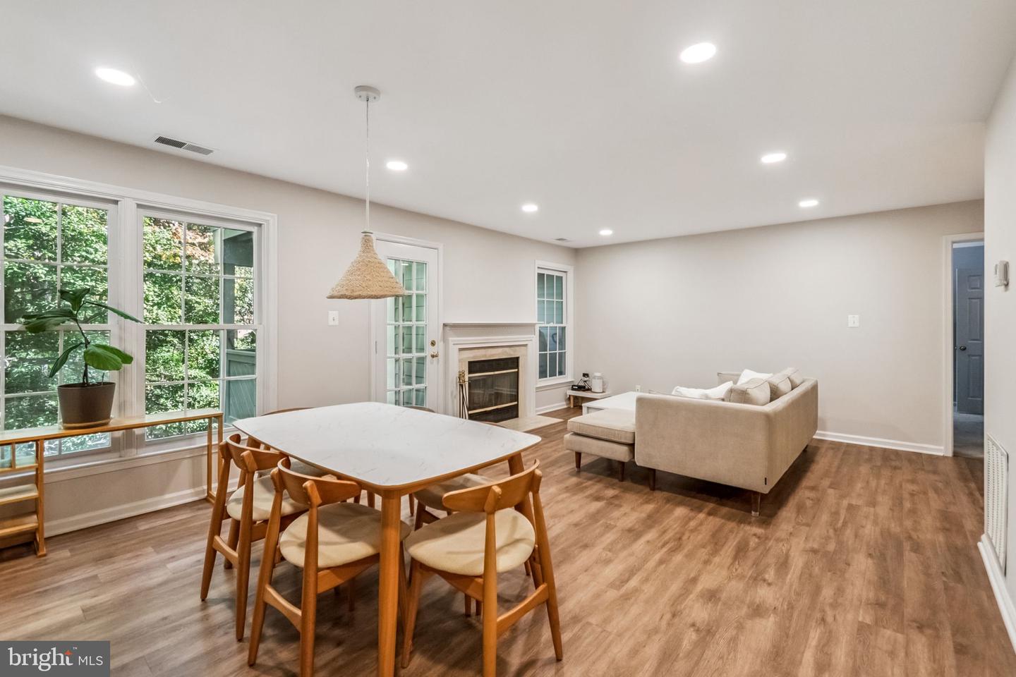 1403 CHURCH HILL PL, RESTON, Virginia 20194, 2 Bedrooms Bedrooms, 4 Rooms Rooms,1 BathroomBathrooms,Residential,For sale,1403 CHURCH HILL PL,VAFX2270314 MLS # VAFX2270314