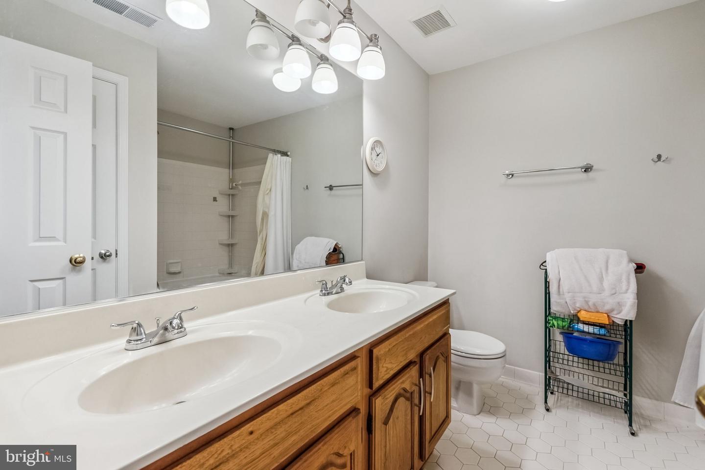 1403 CHURCH HILL PL, RESTON, Virginia 20194, 2 Bedrooms Bedrooms, 4 Rooms Rooms,1 BathroomBathrooms,Residential,For sale,1403 CHURCH HILL PL,VAFX2270314 MLS # VAFX2270314