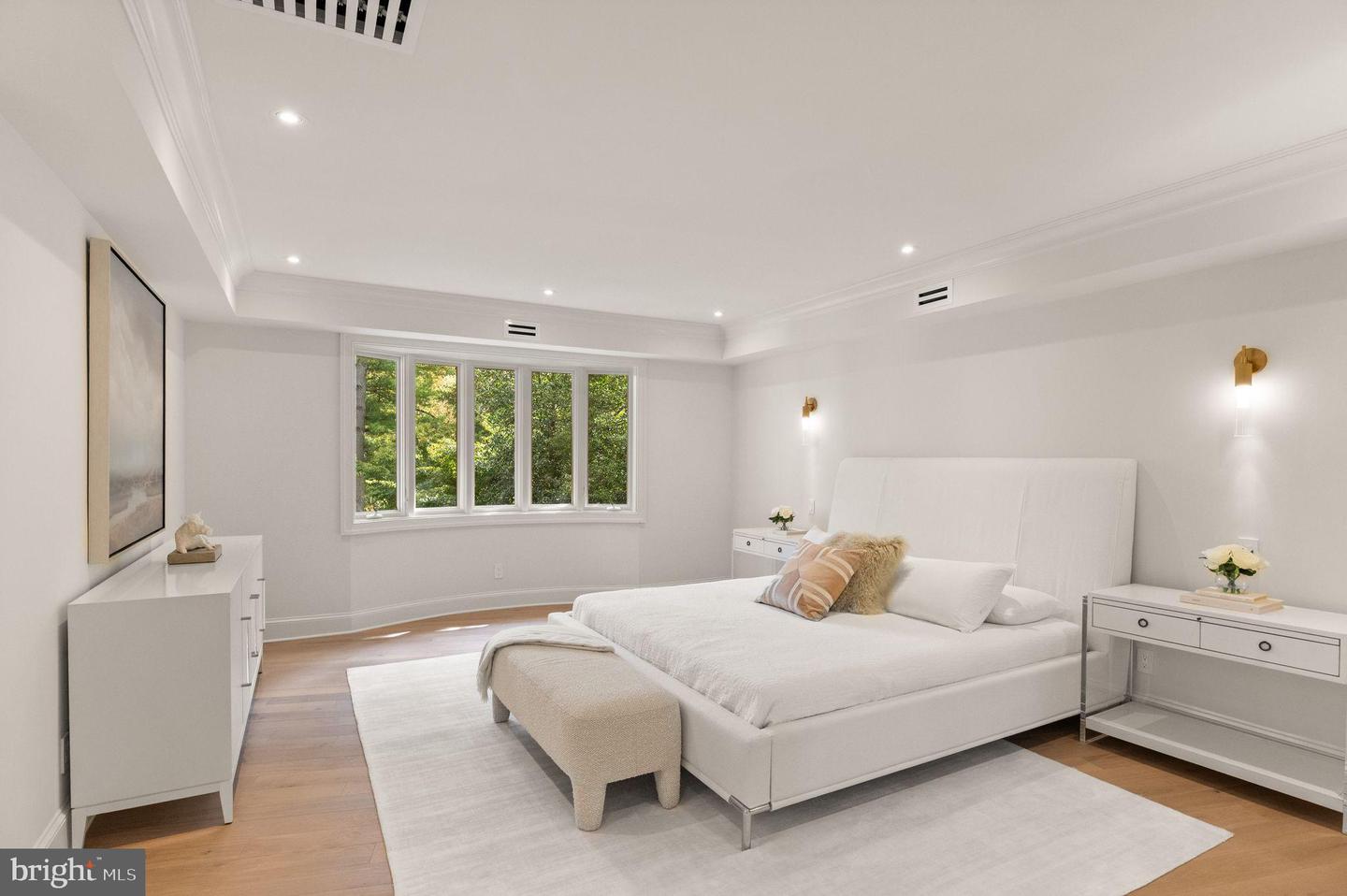 3525 SPRINGLAND LN NW, WASHINGTON, District Of Columbia 20008, 5 Bedrooms Bedrooms, 23 Rooms Rooms,5 BathroomsBathrooms,Residential,For sale,3525 SPRINGLAND LN NW,DCDC2225220 MLS # DCDC2225220