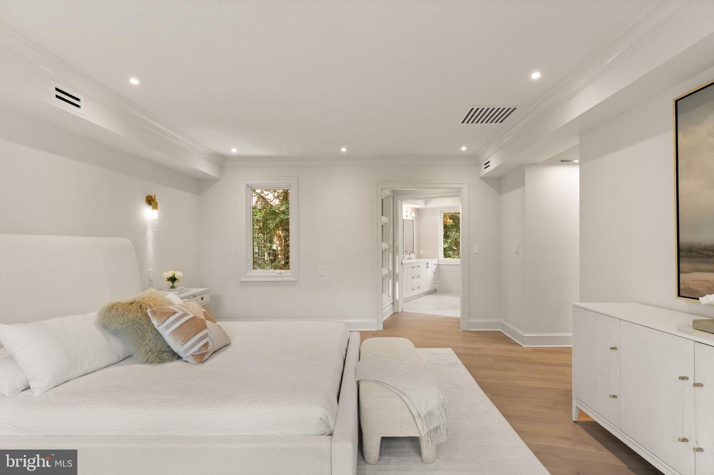 3525 SPRINGLAND LN NW, WASHINGTON, District Of Columbia 20008, 5 Bedrooms Bedrooms, 23 Rooms Rooms,5 BathroomsBathrooms,Residential,For sale,3525 SPRINGLAND LN NW,DCDC2225220 MLS # DCDC2225220