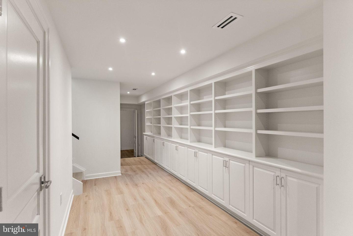 3525 SPRINGLAND LN NW, WASHINGTON, District Of Columbia 20008, 5 Bedrooms Bedrooms, 23 Rooms Rooms,5 BathroomsBathrooms,Residential,For sale,3525 SPRINGLAND LN NW,DCDC2225220 MLS # DCDC2225220