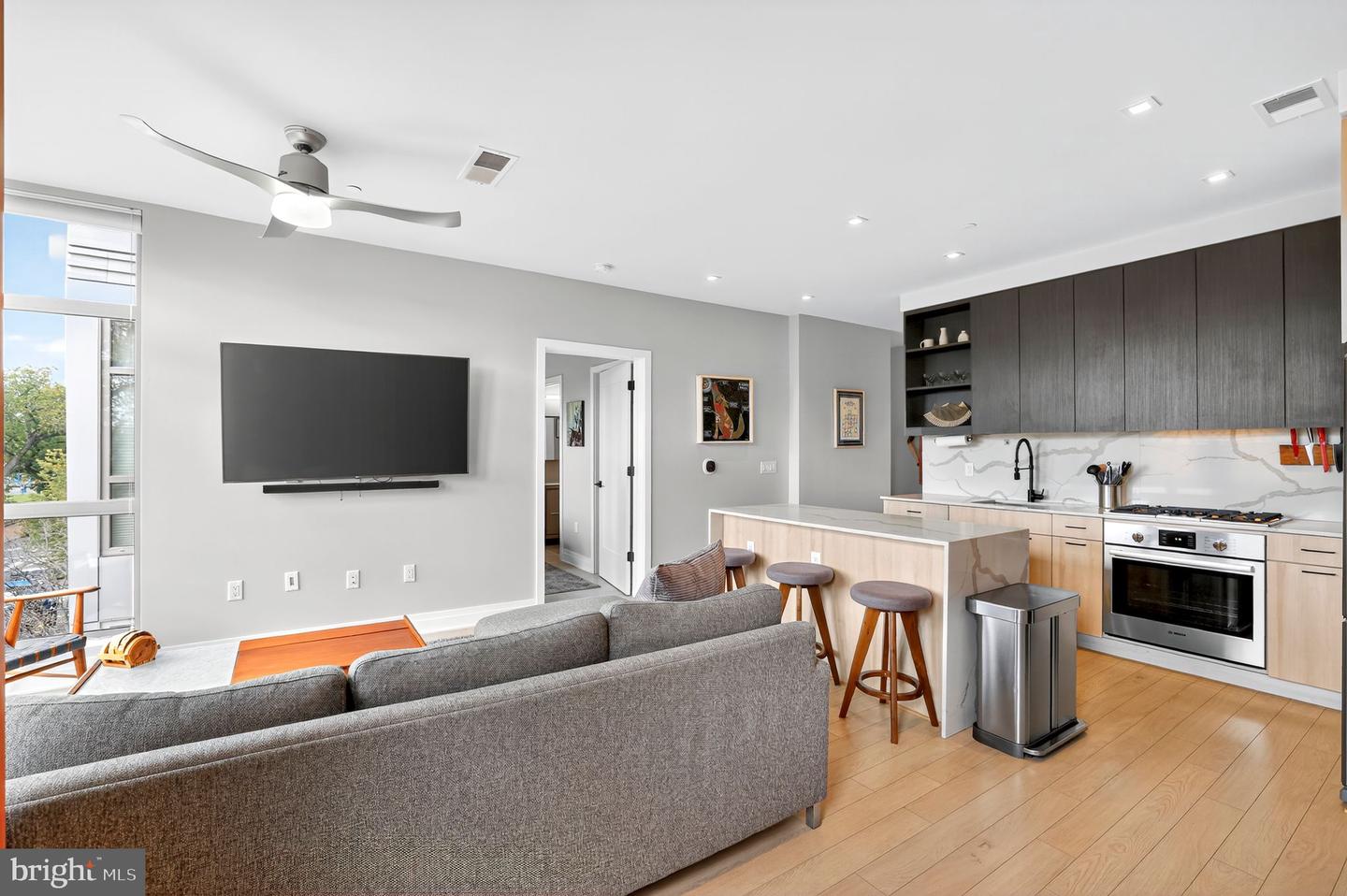 900 11TH ST SE #308, WASHINGTON, District Of Columbia 20003, 1 Bedroom Bedrooms, ,1 BathroomBathrooms,Residential,For sale,900 11TH ST SE #308,DCDC2225240 MLS # DCDC2225240