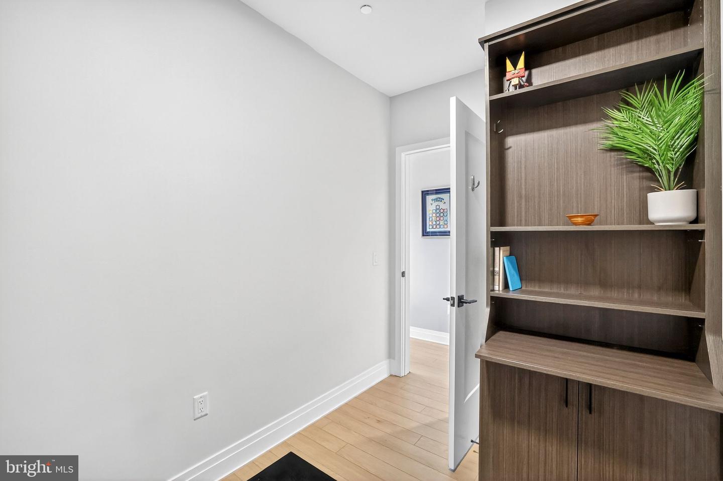 900 11TH ST SE #308, WASHINGTON, District Of Columbia 20003, 1 Bedroom Bedrooms, ,1 BathroomBathrooms,Residential,For sale,900 11TH ST SE #308,DCDC2225240 MLS # DCDC2225240
