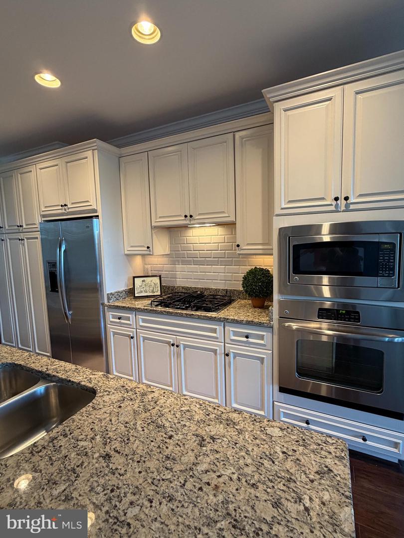 22796 BREEZY HOLLOW DR, BRAMBLETON, Virginia 20148, 3 Bedrooms Bedrooms, ,3 BathroomsBathrooms,Residential,For sale,22796 BREEZY HOLLOW DR,VALO2108184 MLS # VALO2108184