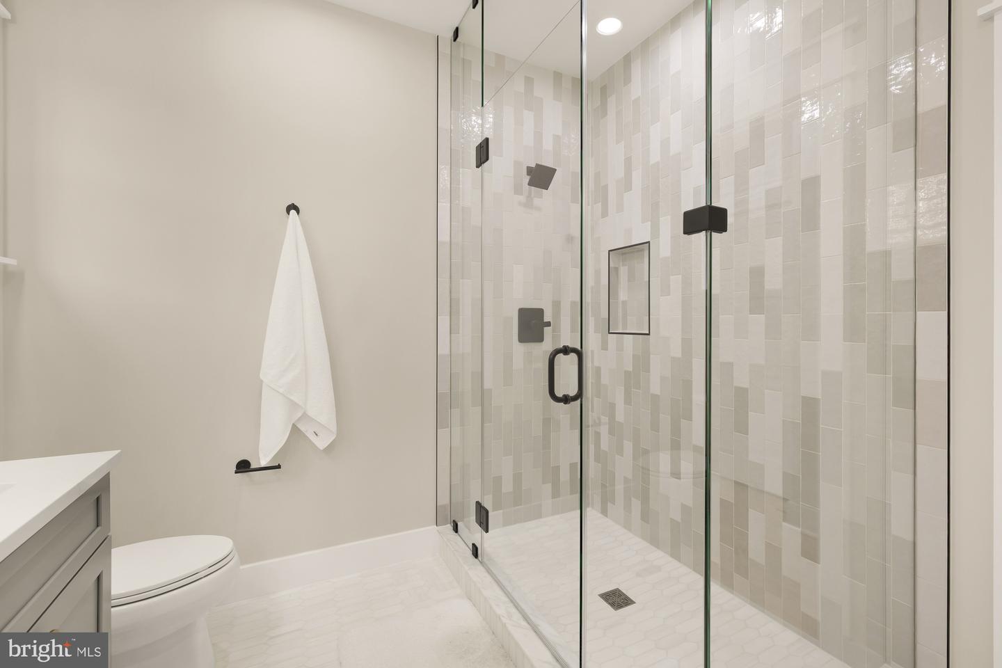 417 E NELSON AVE, ALEXANDRIA, Virginia 22301, 4 Bedrooms Bedrooms, ,3 BathroomsBathrooms,Residential,For sale,417 E NELSON AVE,VAAX2050486 MLS # VAAX2050486