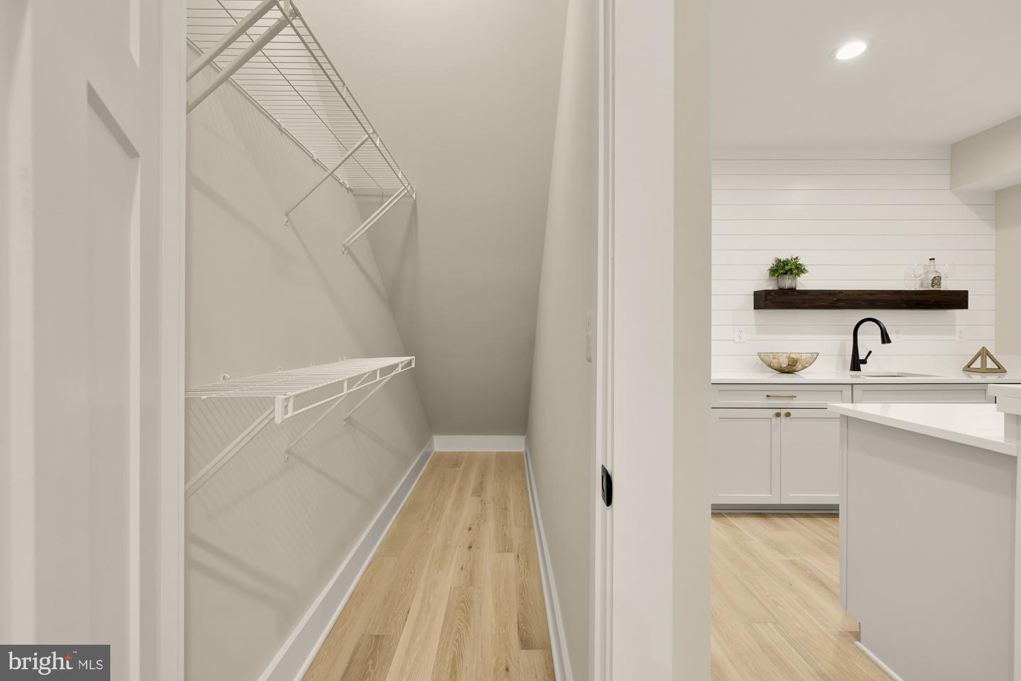 417 E NELSON AVE, ALEXANDRIA, Virginia 22301, 4 Bedrooms Bedrooms, ,3 BathroomsBathrooms,Residential,For sale,417 E NELSON AVE,VAAX2050486 MLS # VAAX2050486
