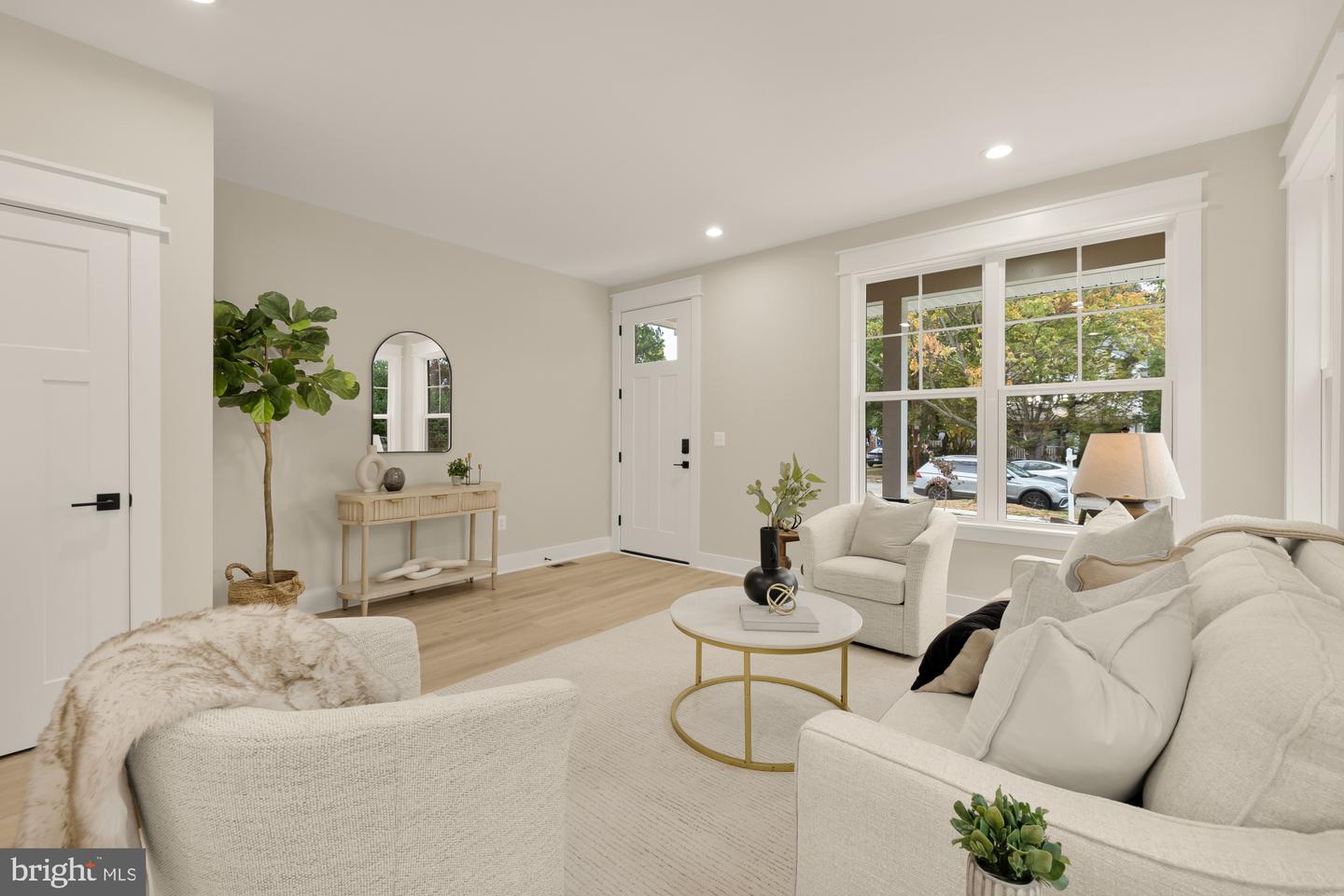 417 E NELSON AVE, ALEXANDRIA, Virginia 22301, 4 Bedrooms Bedrooms, ,3 BathroomsBathrooms,Residential,For sale,417 E NELSON AVE,VAAX2050486 MLS # VAAX2050486