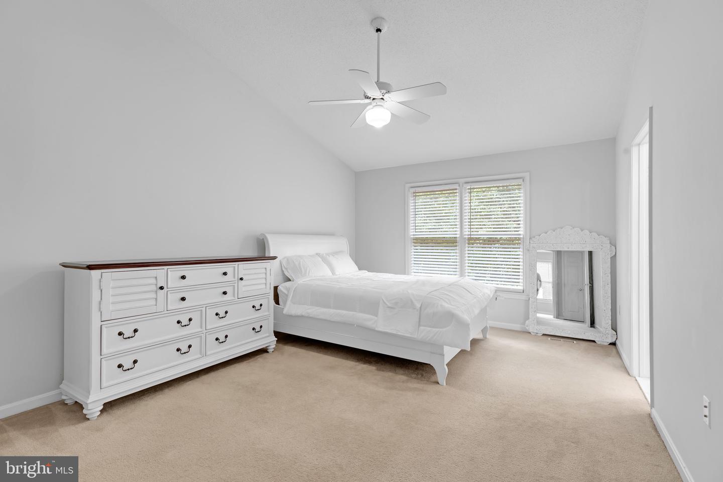 8110 SQUIRREL RUN RD, SPRINGFIELD, Virginia 22152, 3 Bedrooms Bedrooms, ,2 BathroomsBathrooms,Residential,For sale,8110 SQUIRREL RUN RD,VAFX2272682 MLS # VAFX2272682