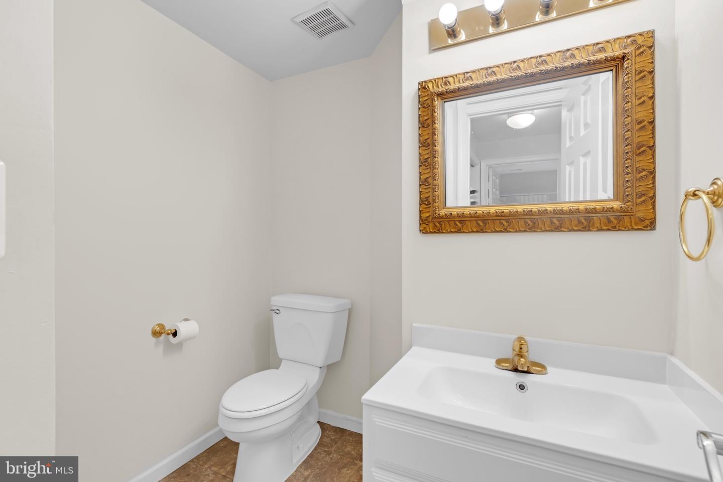 8110 SQUIRREL RUN RD, SPRINGFIELD, Virginia 22152, 3 Bedrooms Bedrooms, ,2 BathroomsBathrooms,Residential,For sale,8110 SQUIRREL RUN RD,VAFX2272682 MLS # VAFX2272682