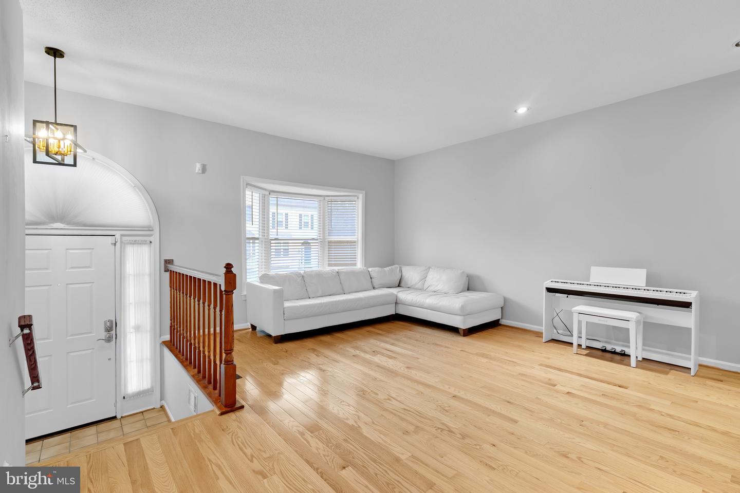 8110 SQUIRREL RUN RD, SPRINGFIELD, Virginia 22152, 3 Bedrooms Bedrooms, ,2 BathroomsBathrooms,Residential,For sale,8110 SQUIRREL RUN RD,VAFX2272682 MLS # VAFX2272682