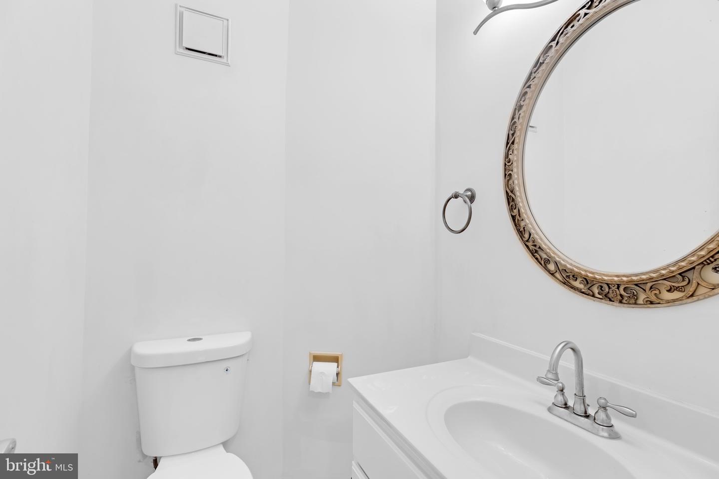 8110 SQUIRREL RUN RD, SPRINGFIELD, Virginia 22152, 3 Bedrooms Bedrooms, ,2 BathroomsBathrooms,Residential,For sale,8110 SQUIRREL RUN RD,VAFX2272682 MLS # VAFX2272682