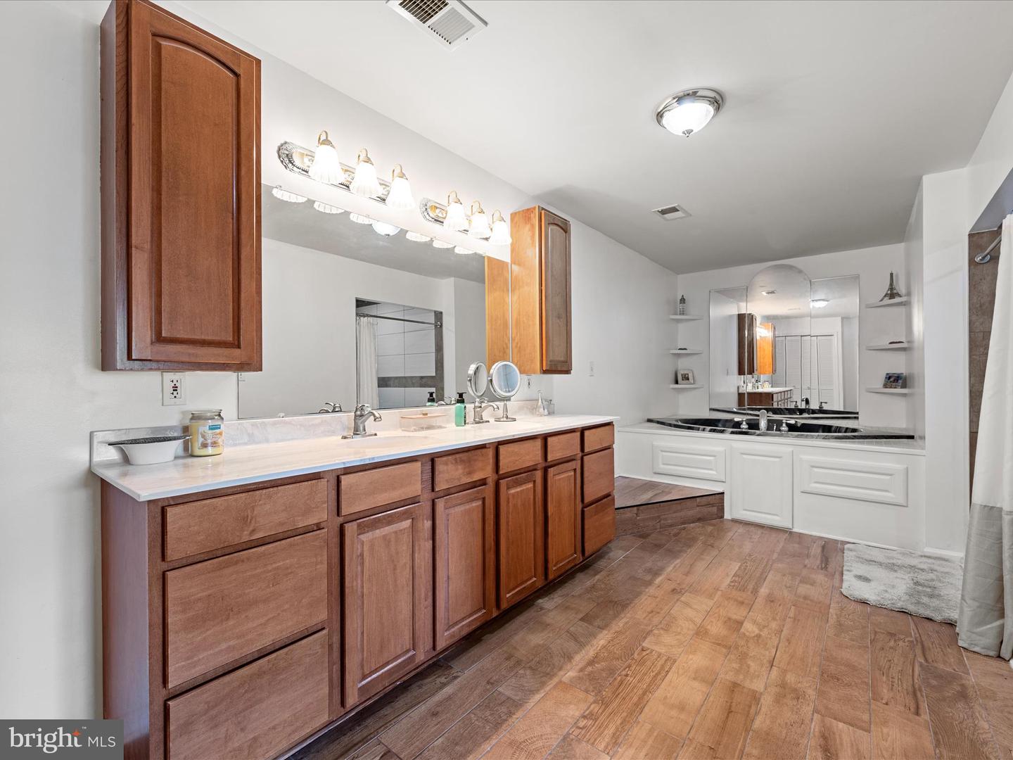 3187 BISHOP MEADE RD, BOYCE, Virginia 22620, 3 Bedrooms Bedrooms, 16 Rooms Rooms,3 BathroomsBathrooms,Residential,For sale,3187 BISHOP MEADE RD,VACL2006118 MLS # VACL2006118
