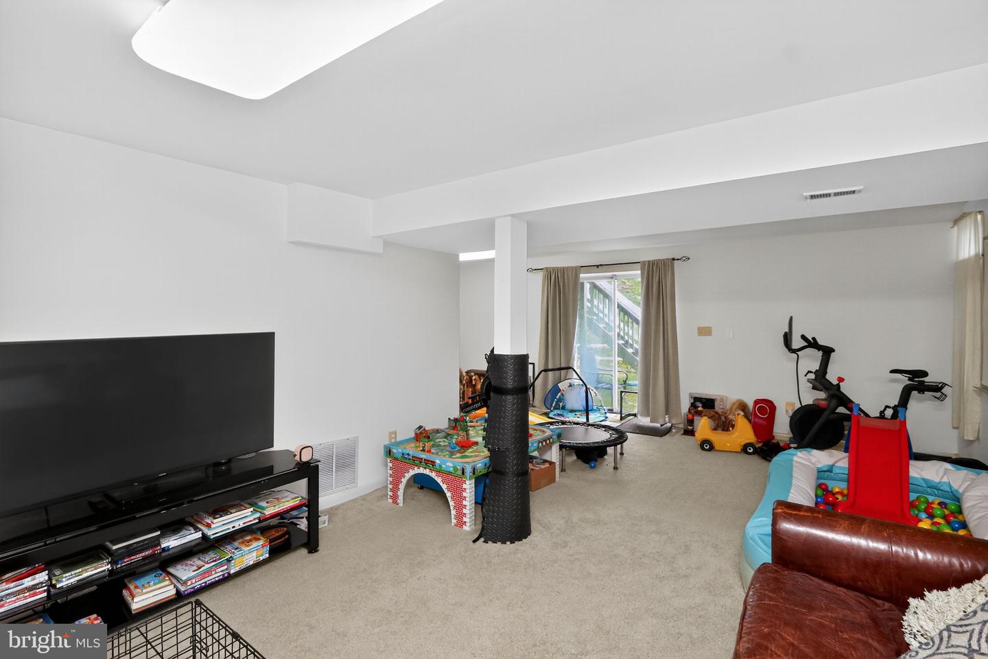 16601 ACCOLON CT, DUMFRIES, Virginia 22025, 5 Bedrooms Bedrooms, ,3 BathroomsBathrooms,Residential,For sale,16601 ACCOLON CT,VAPW2105416 MLS # VAPW2105416